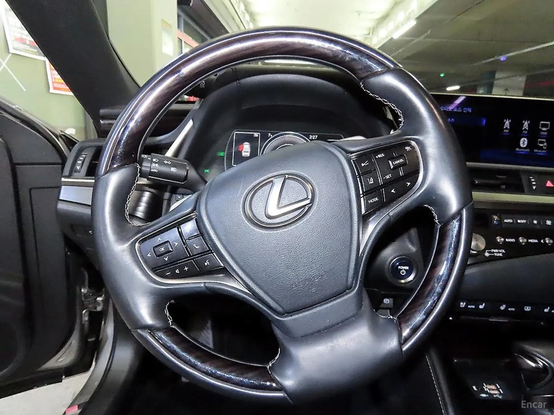 ES300h 7th Generation