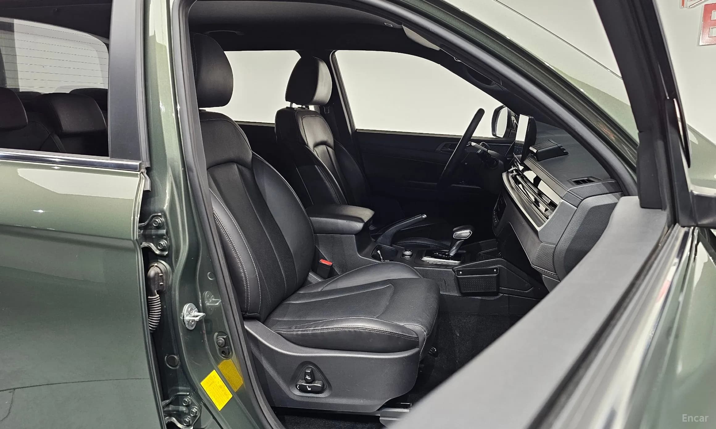 Rexton Sports Khan