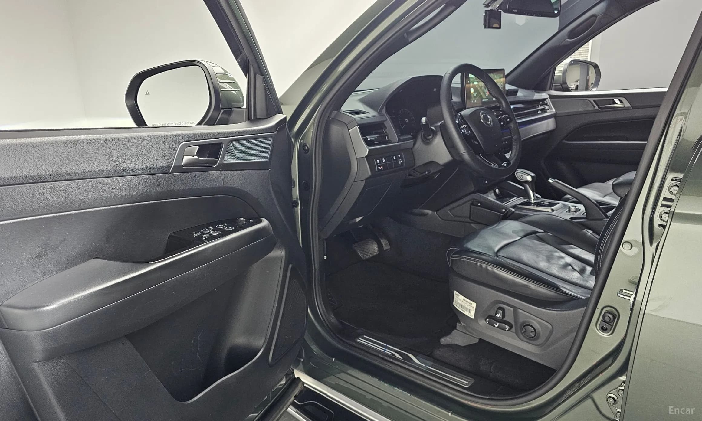 Rexton Sports Khan