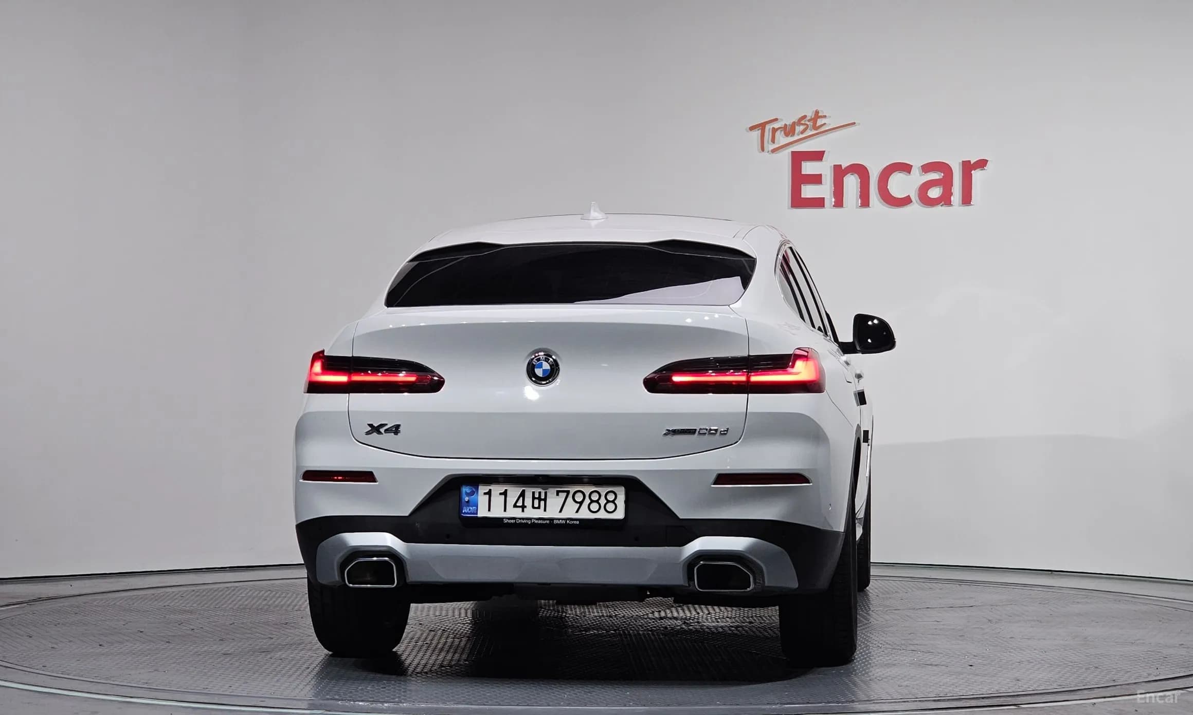 X4 (G02)