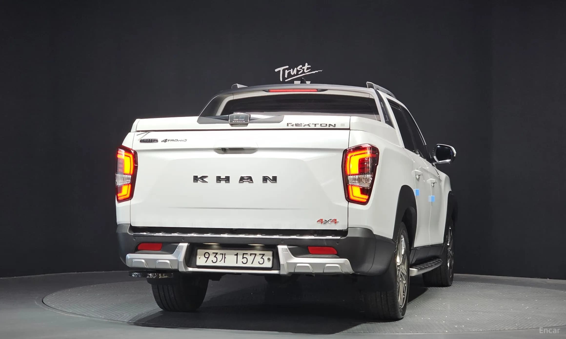 Rexton Sports Khan