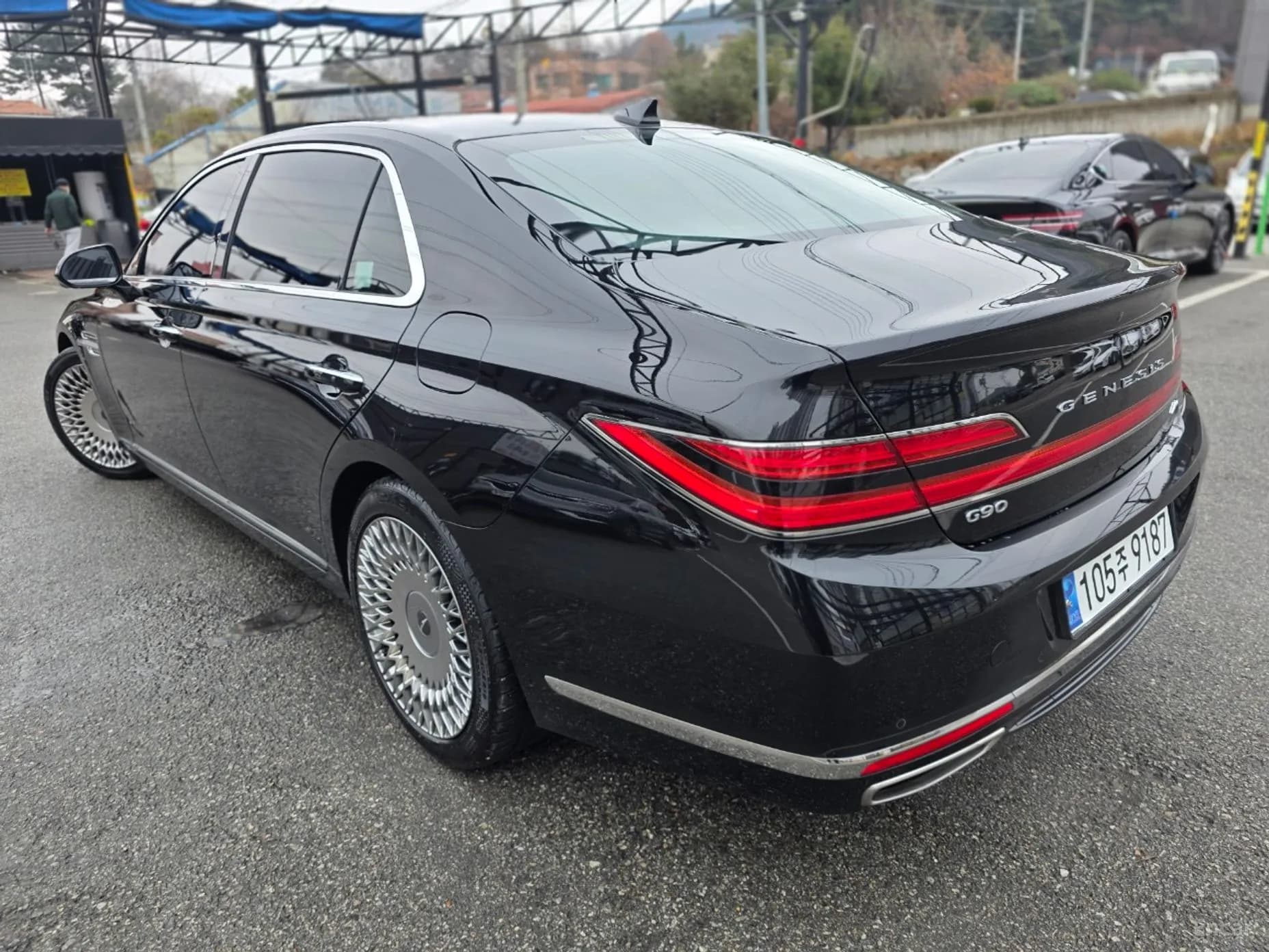 G90