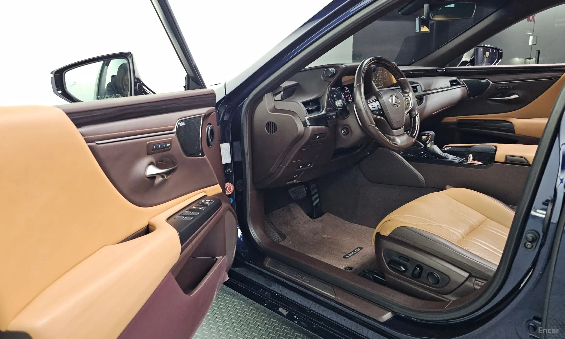 ES300h 7th Generation