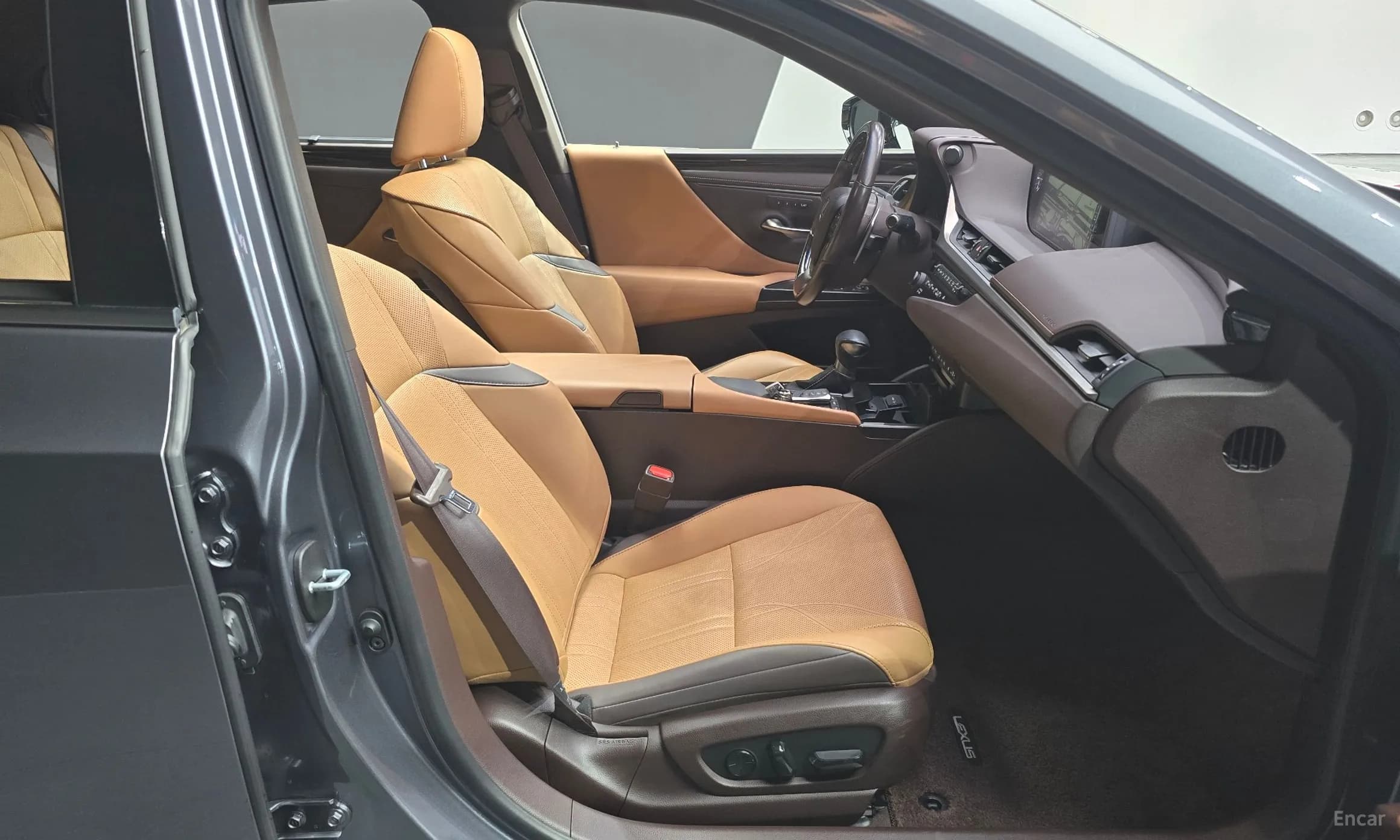 ES300h 7th Generation