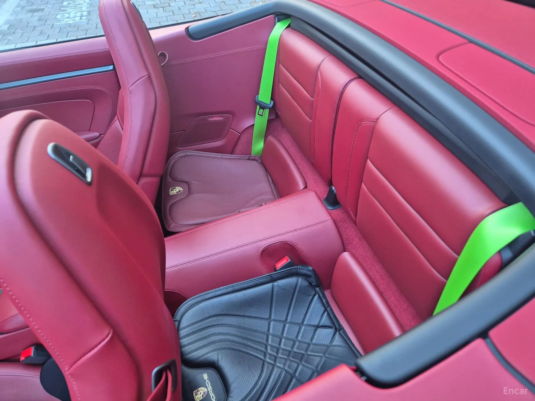 911 (992)