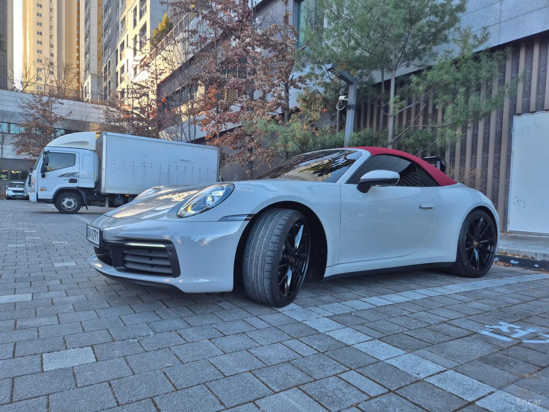 911 (992)