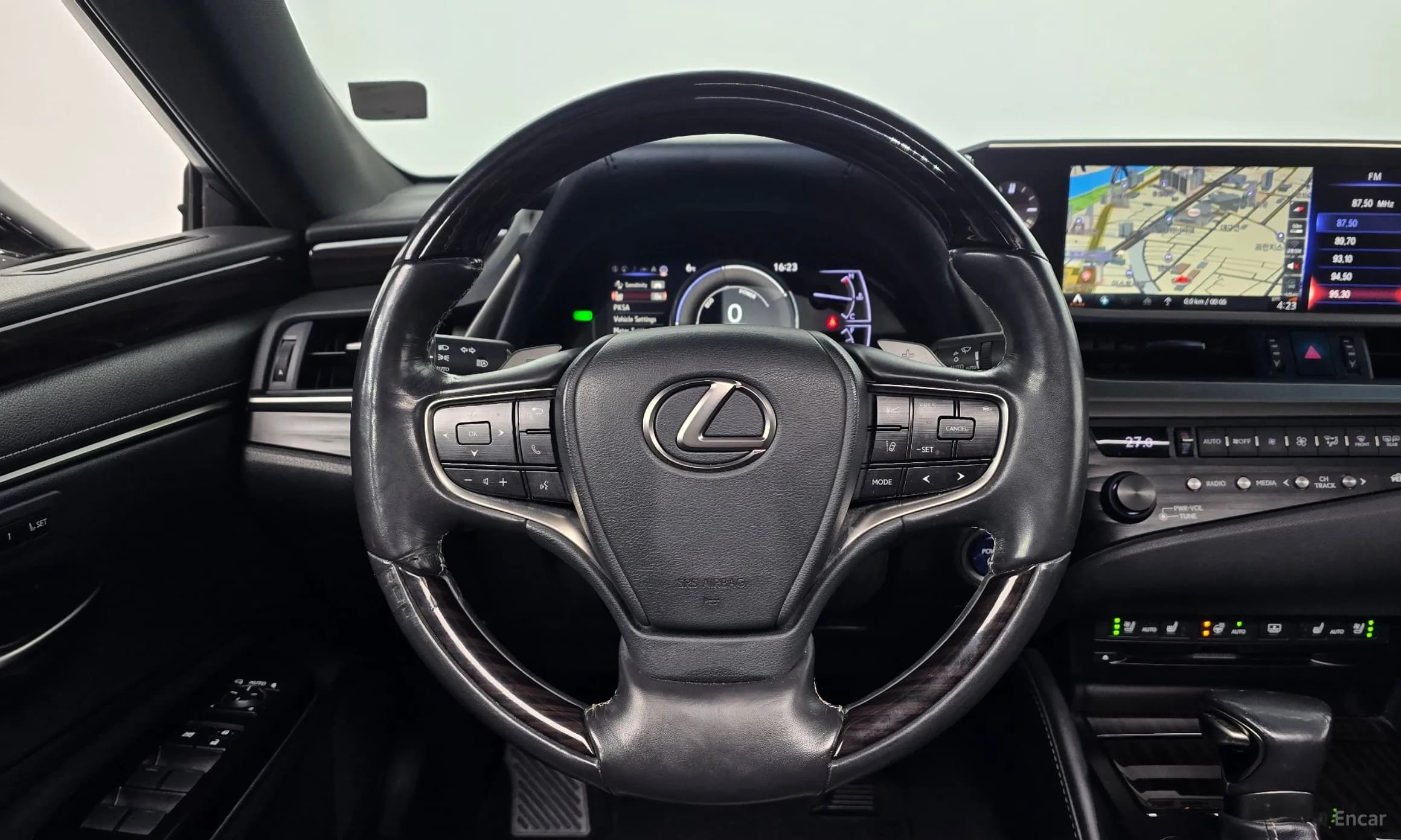 ES300h 7th Generation