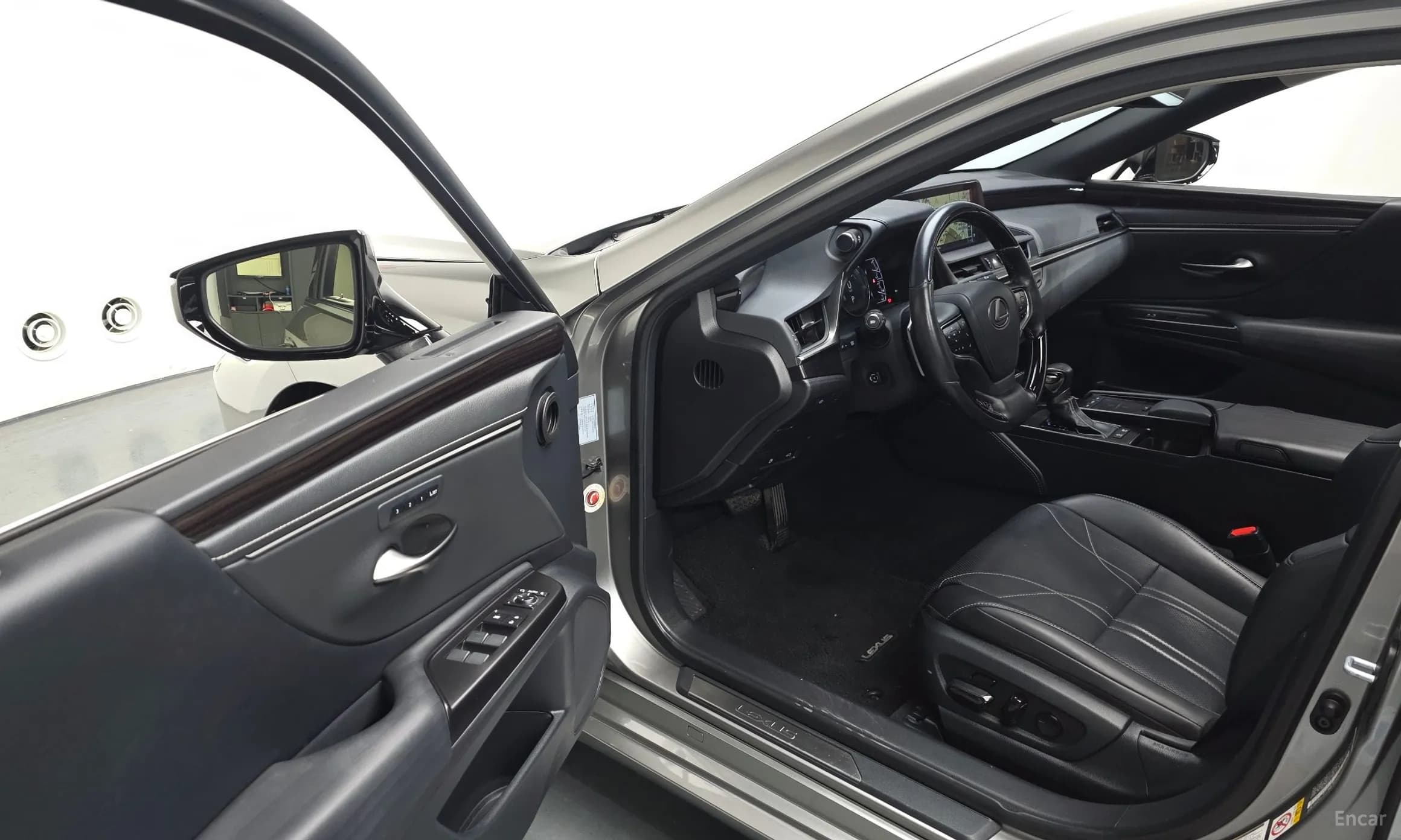 ES300h 7th Generation