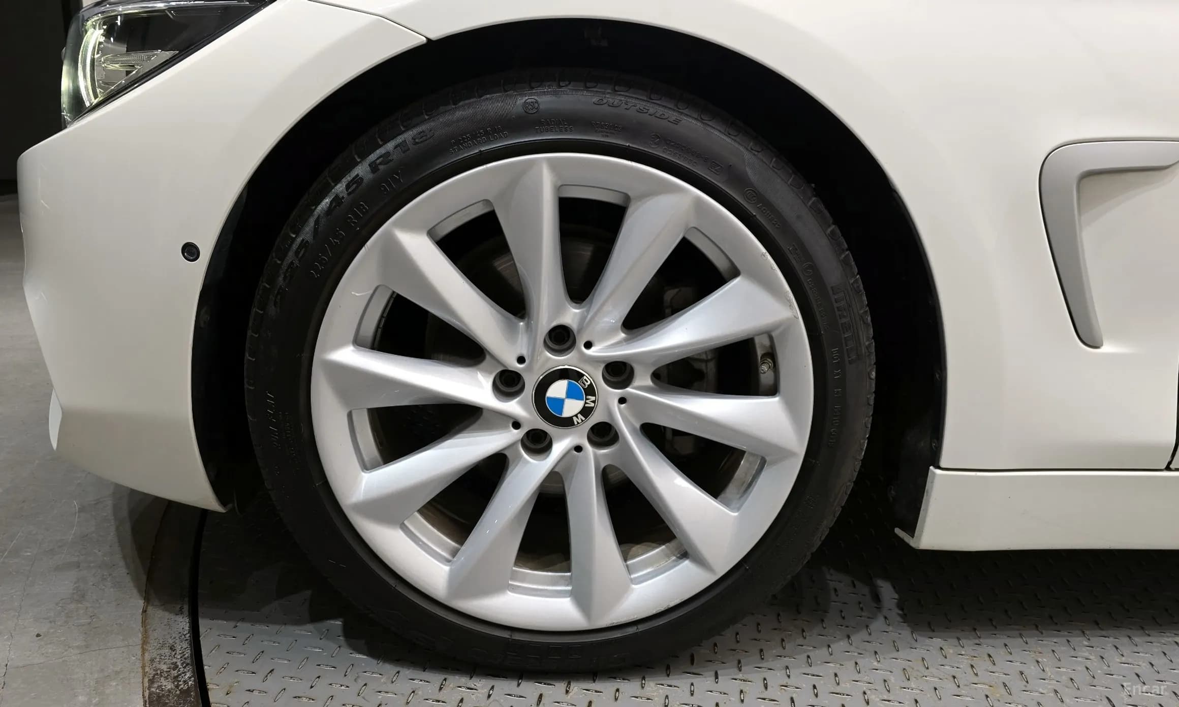 Series 4 (F32)