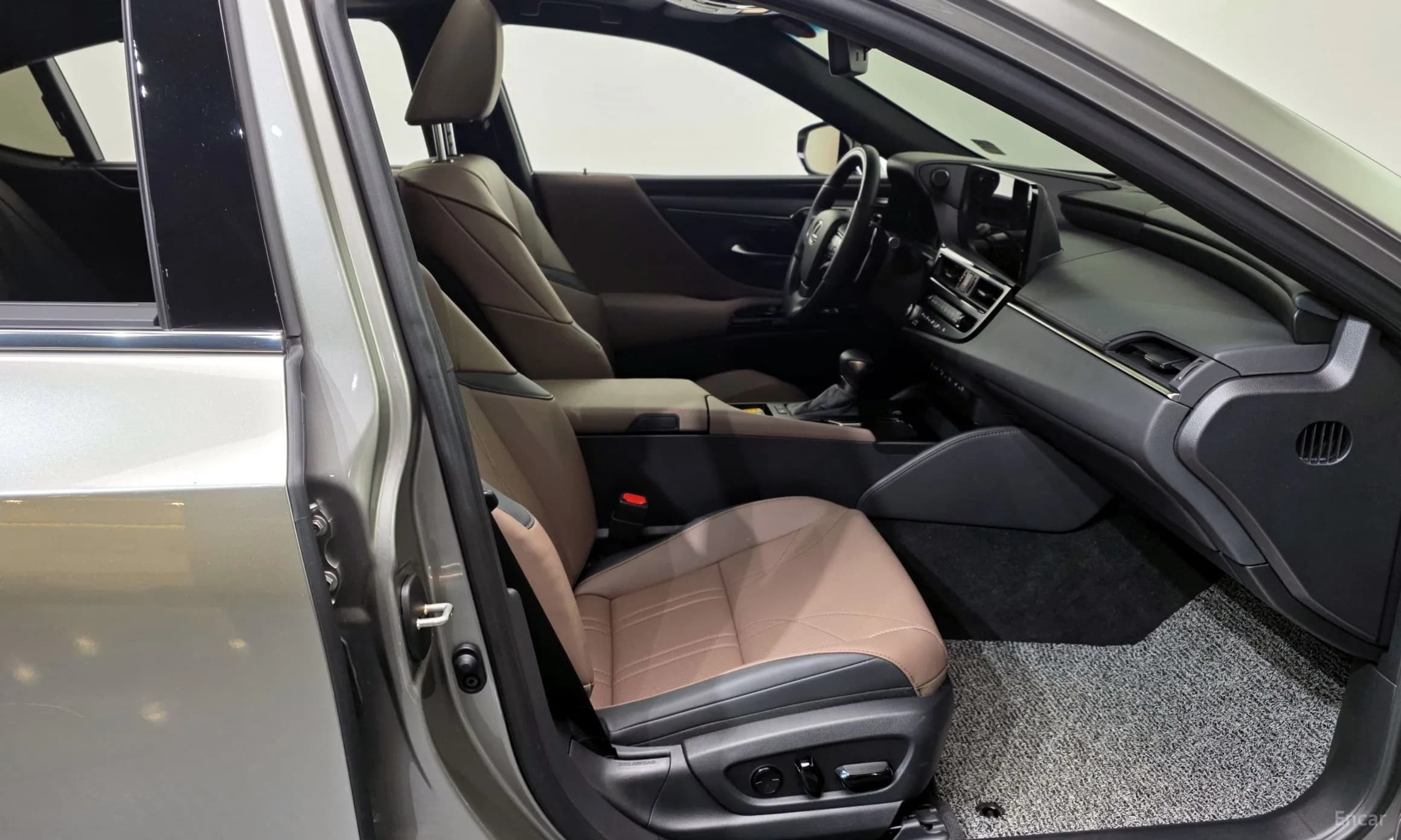 ES300h 7th Generation