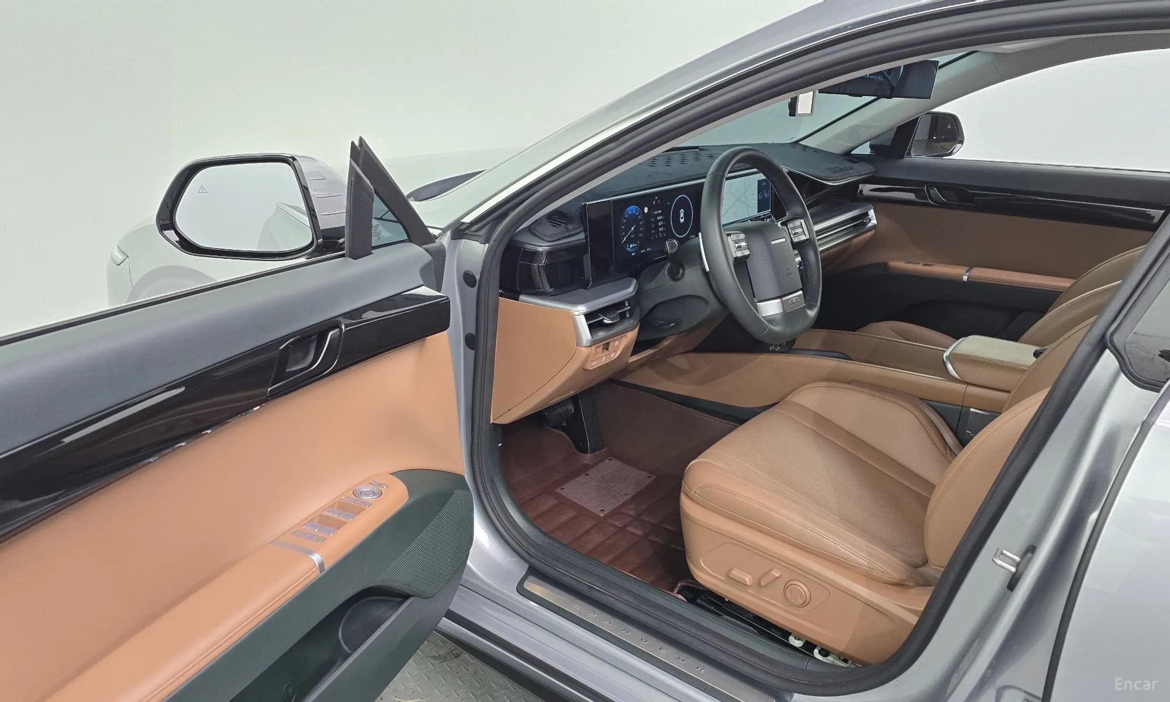 Grandeur Hybrid (GN7)