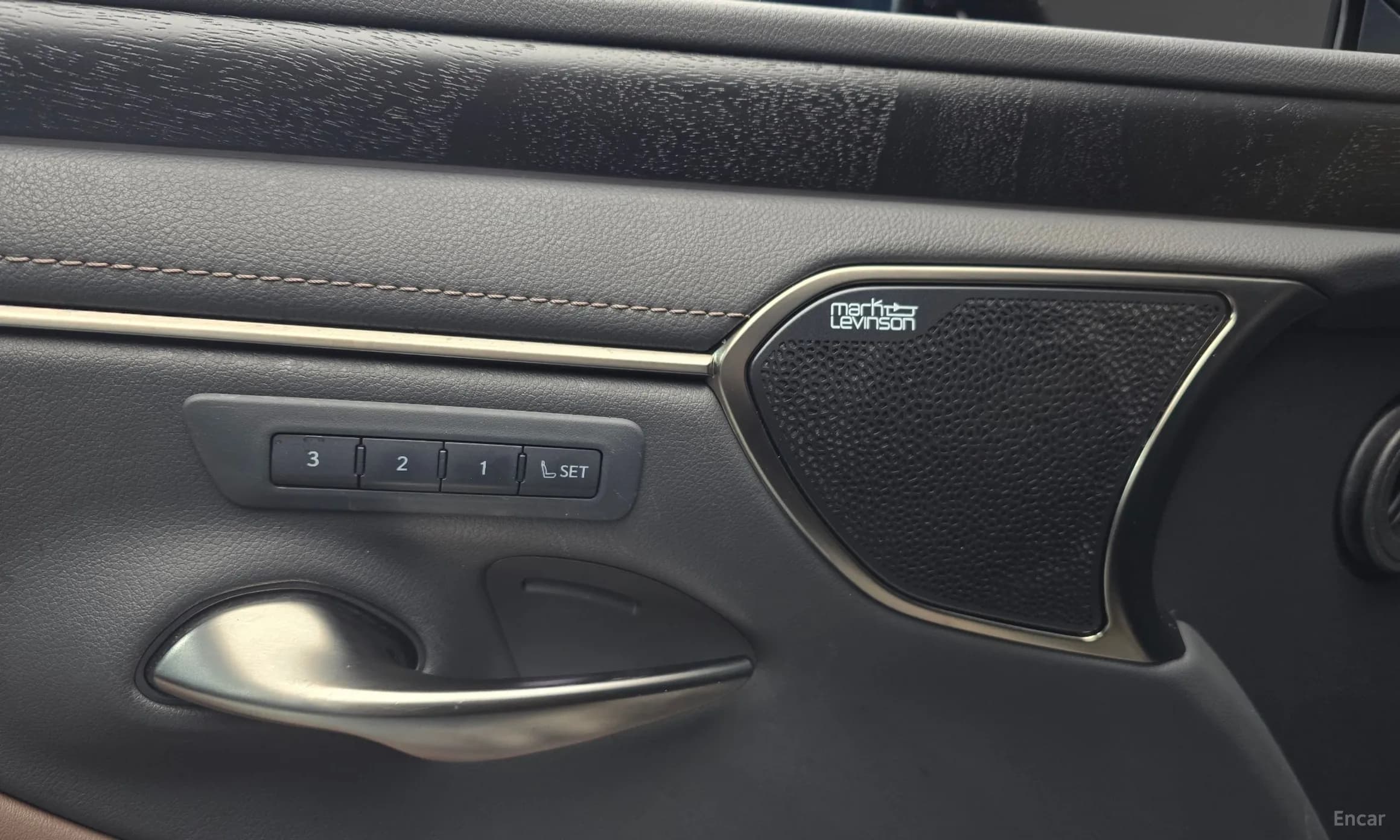 ES300h 7th Generation