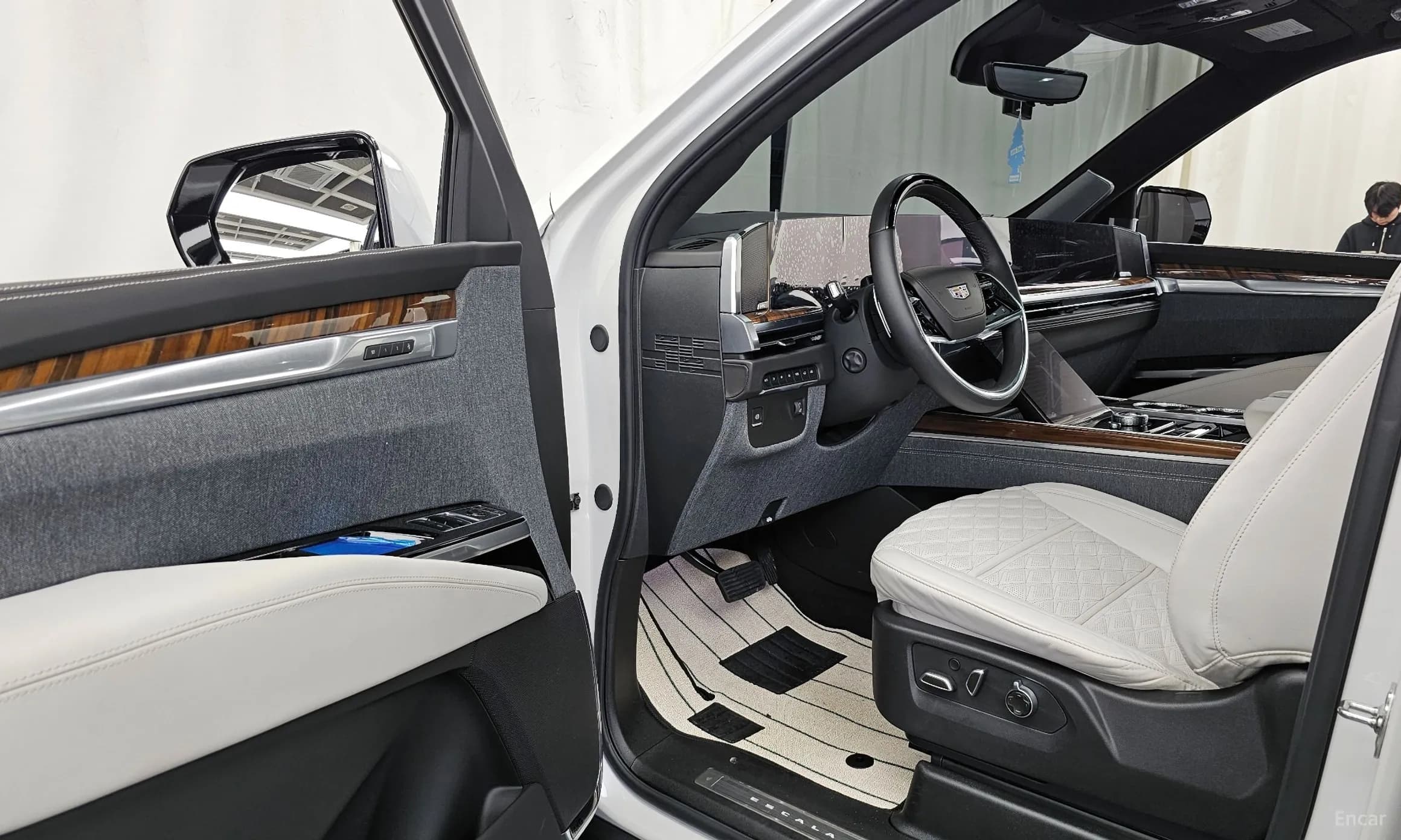 Escalade 5th Generation