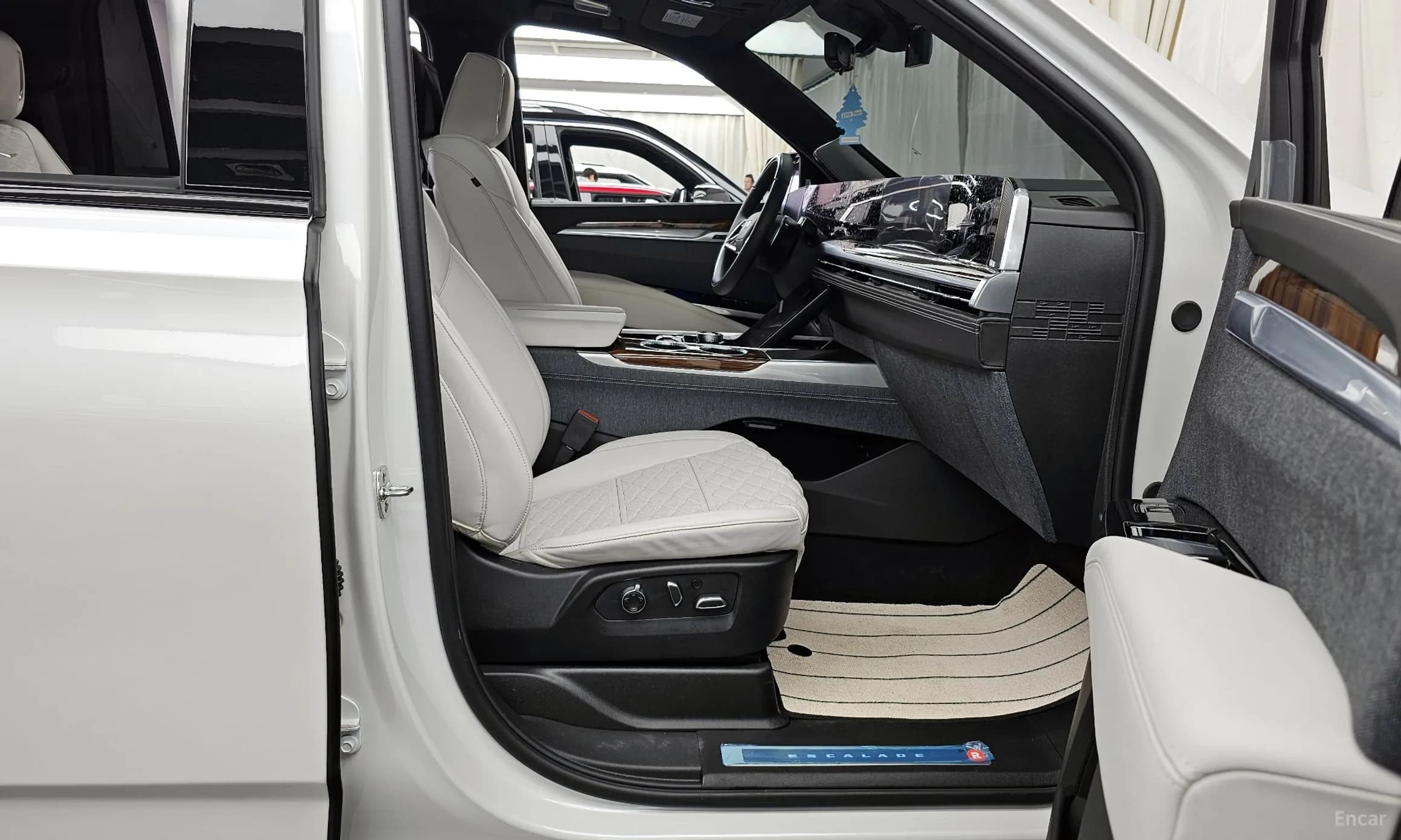 Escalade 5th Generation