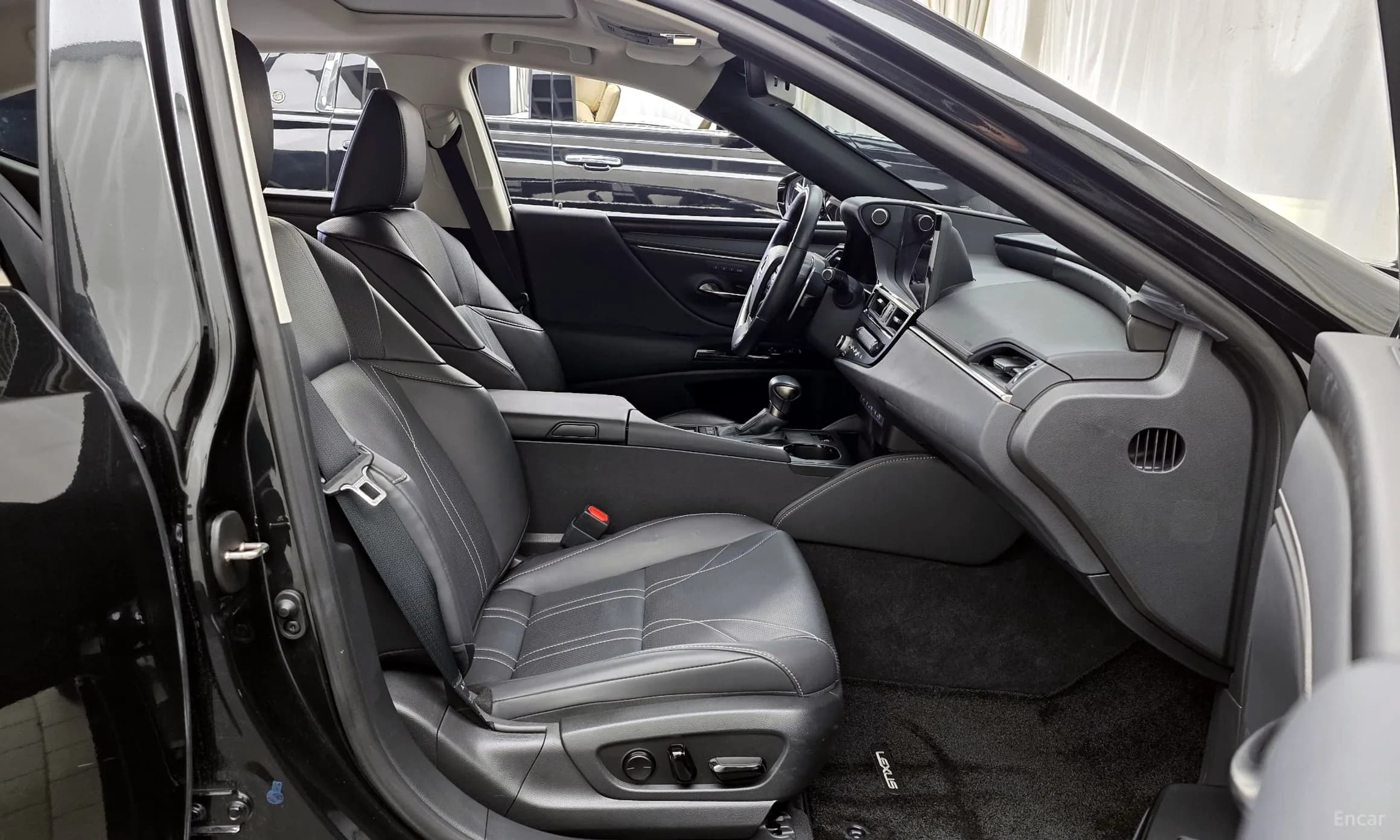 ES300h 7th Generation