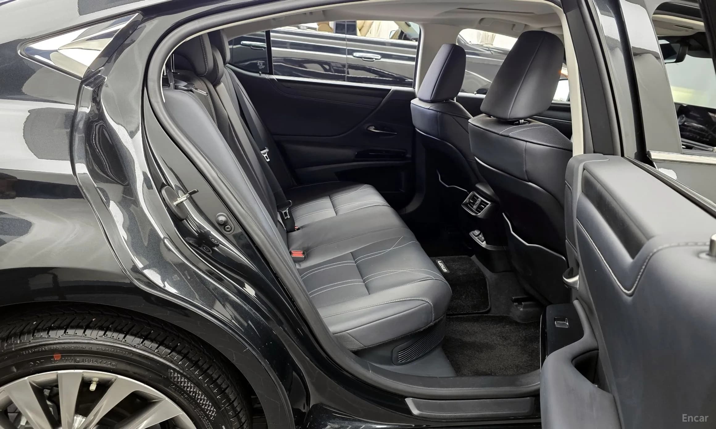 ES300h 7th Generation