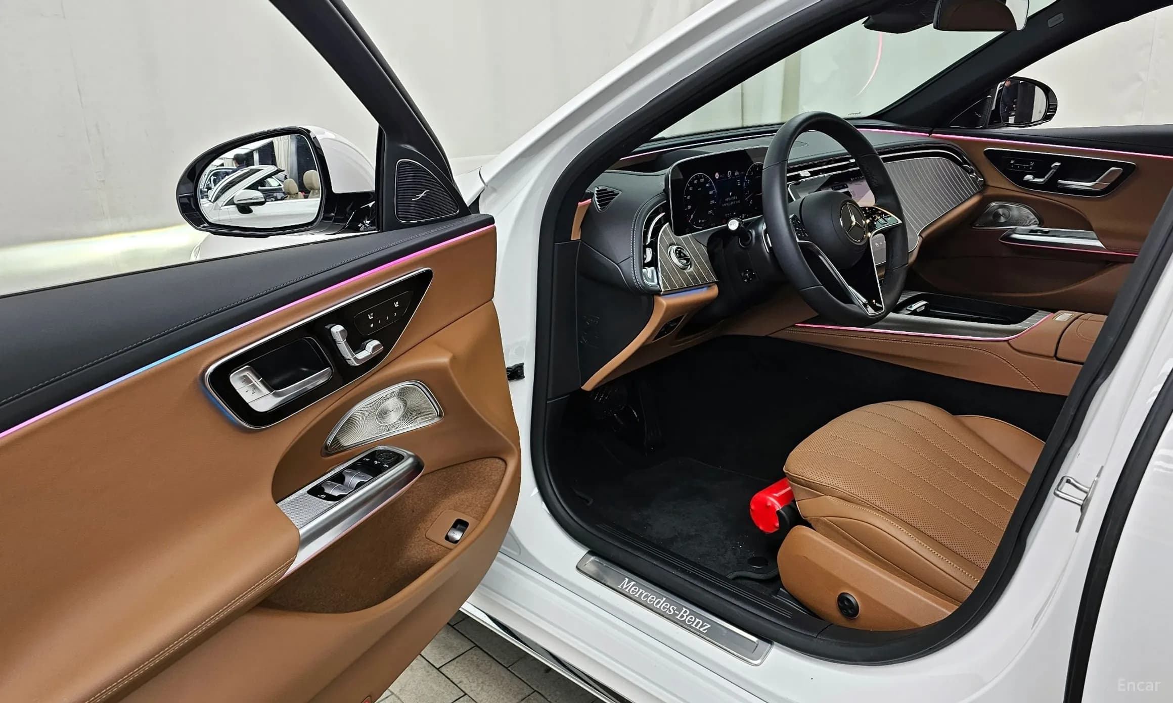E-Class W214
