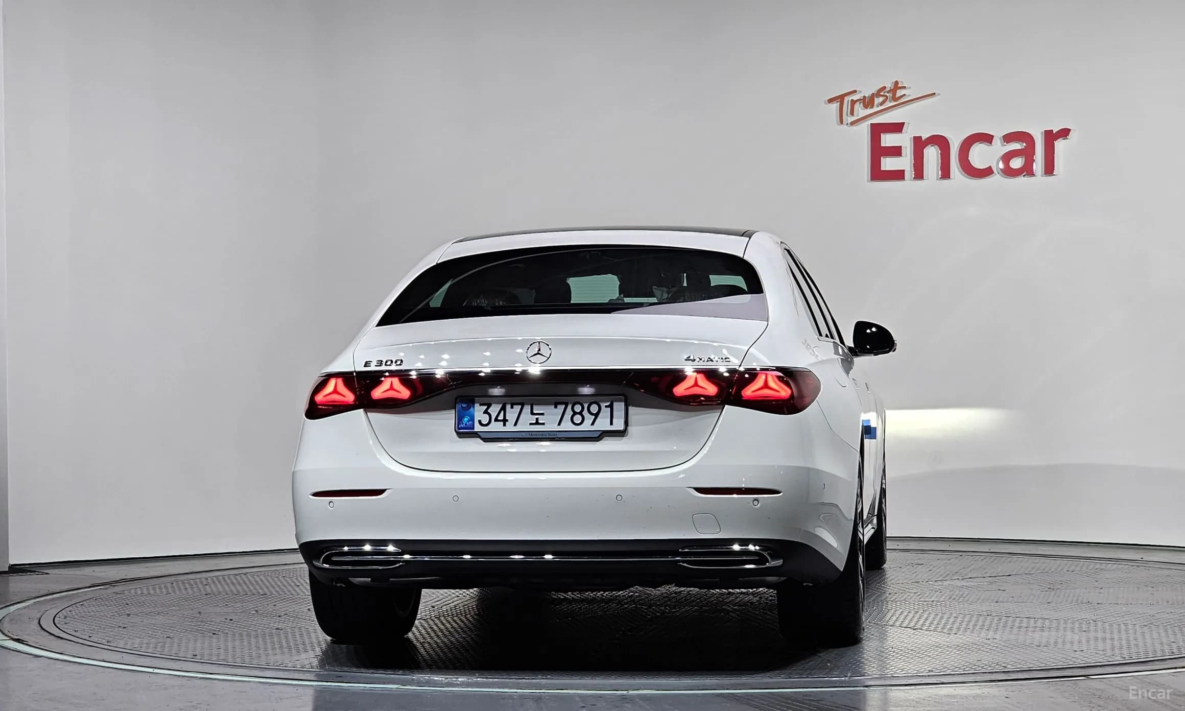 E-Class W214