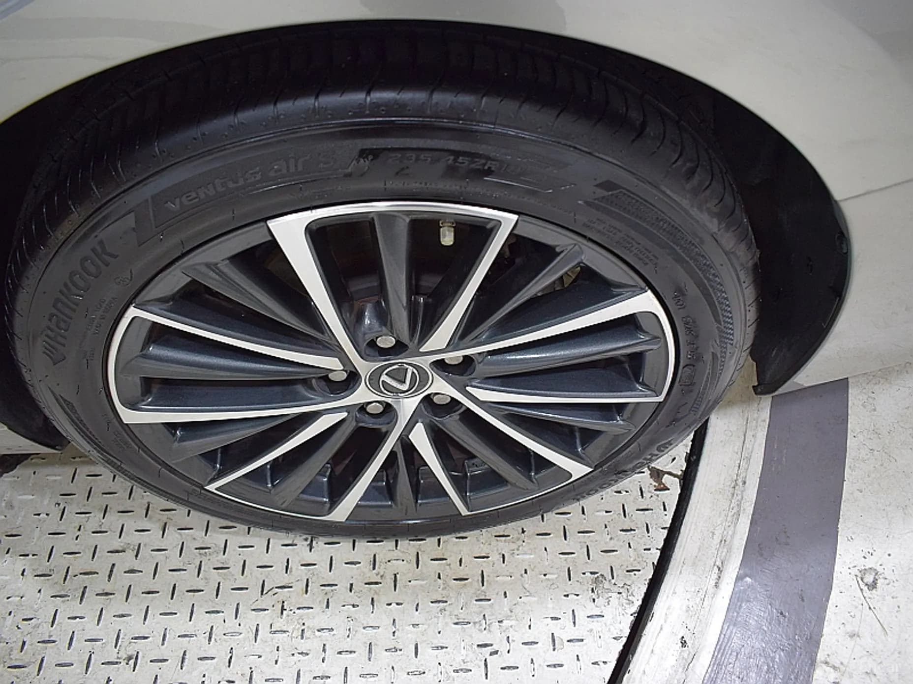 ES300h 7th Generation