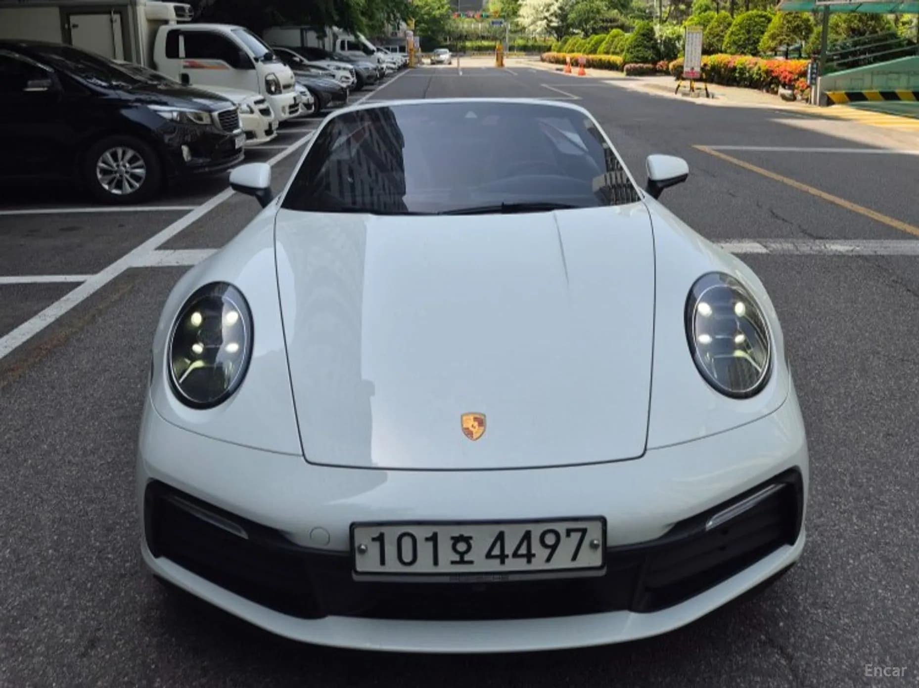 911 (992)