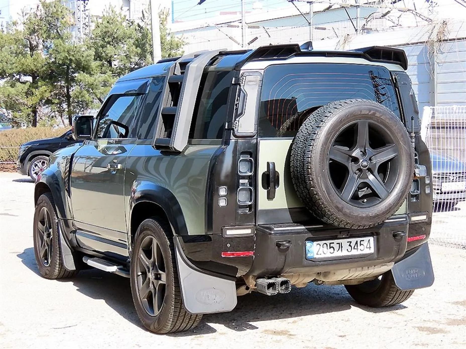 Defender (L663)