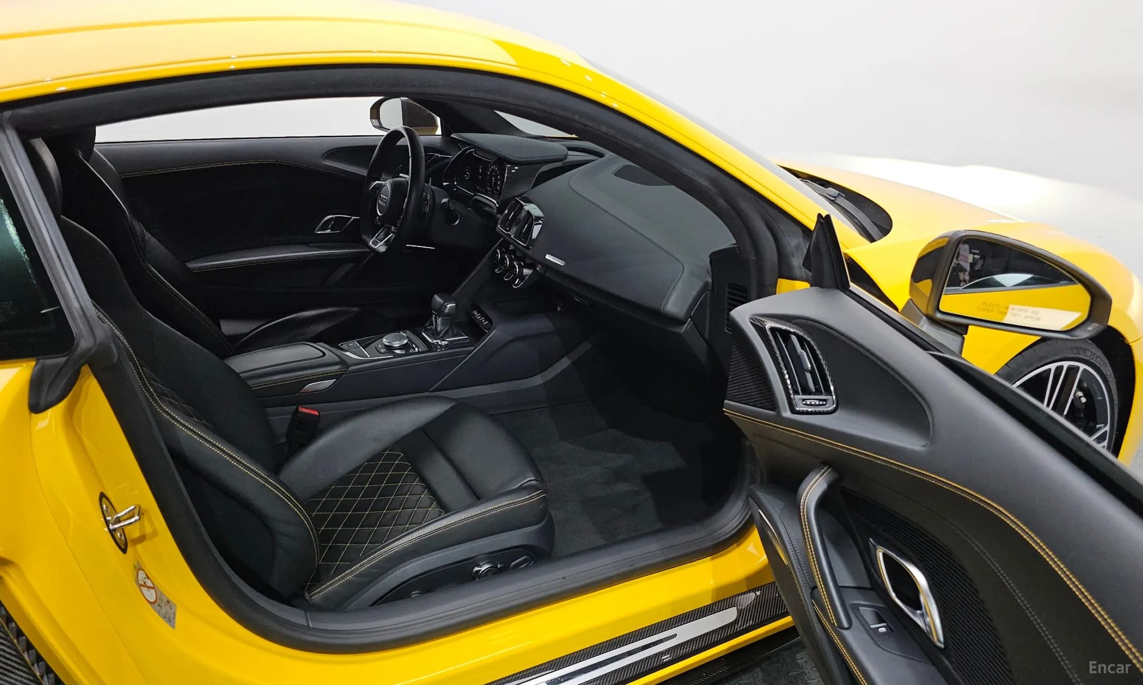 R8 (4S)