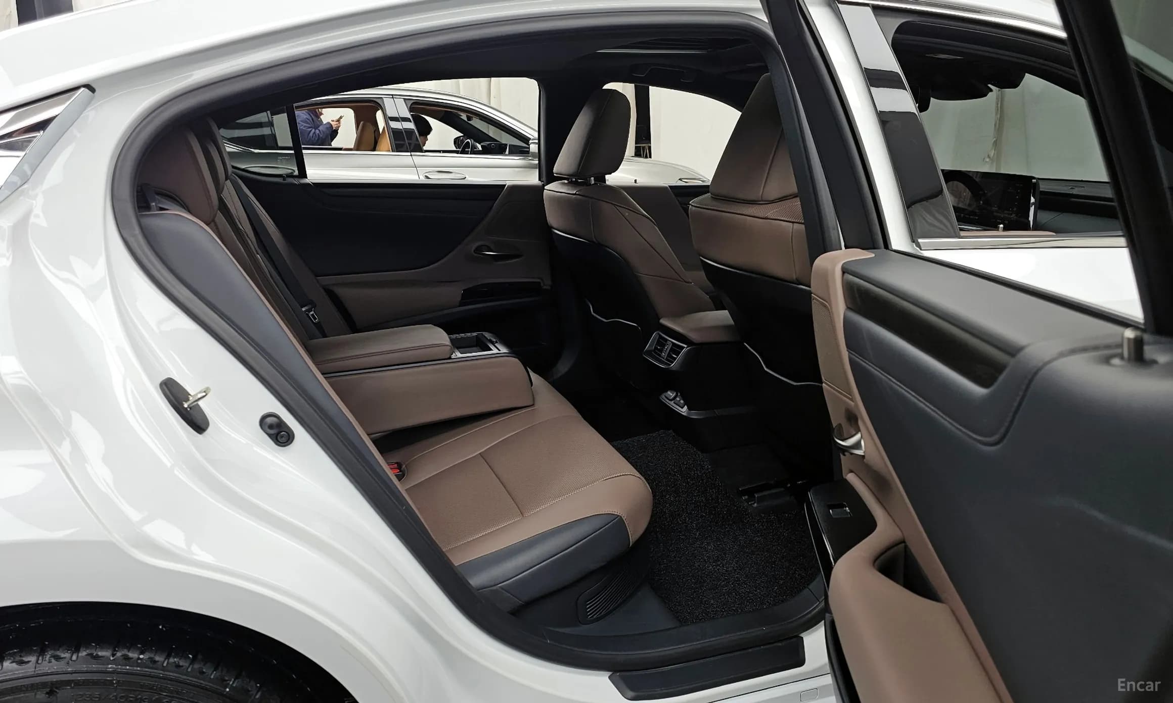 ES300h 7th Generation