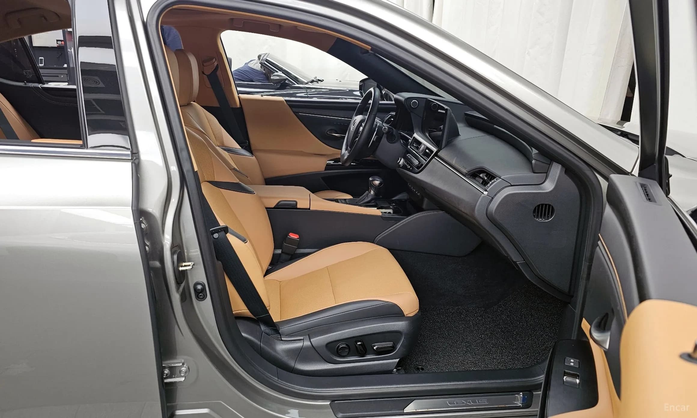 ES300h 7th Generation