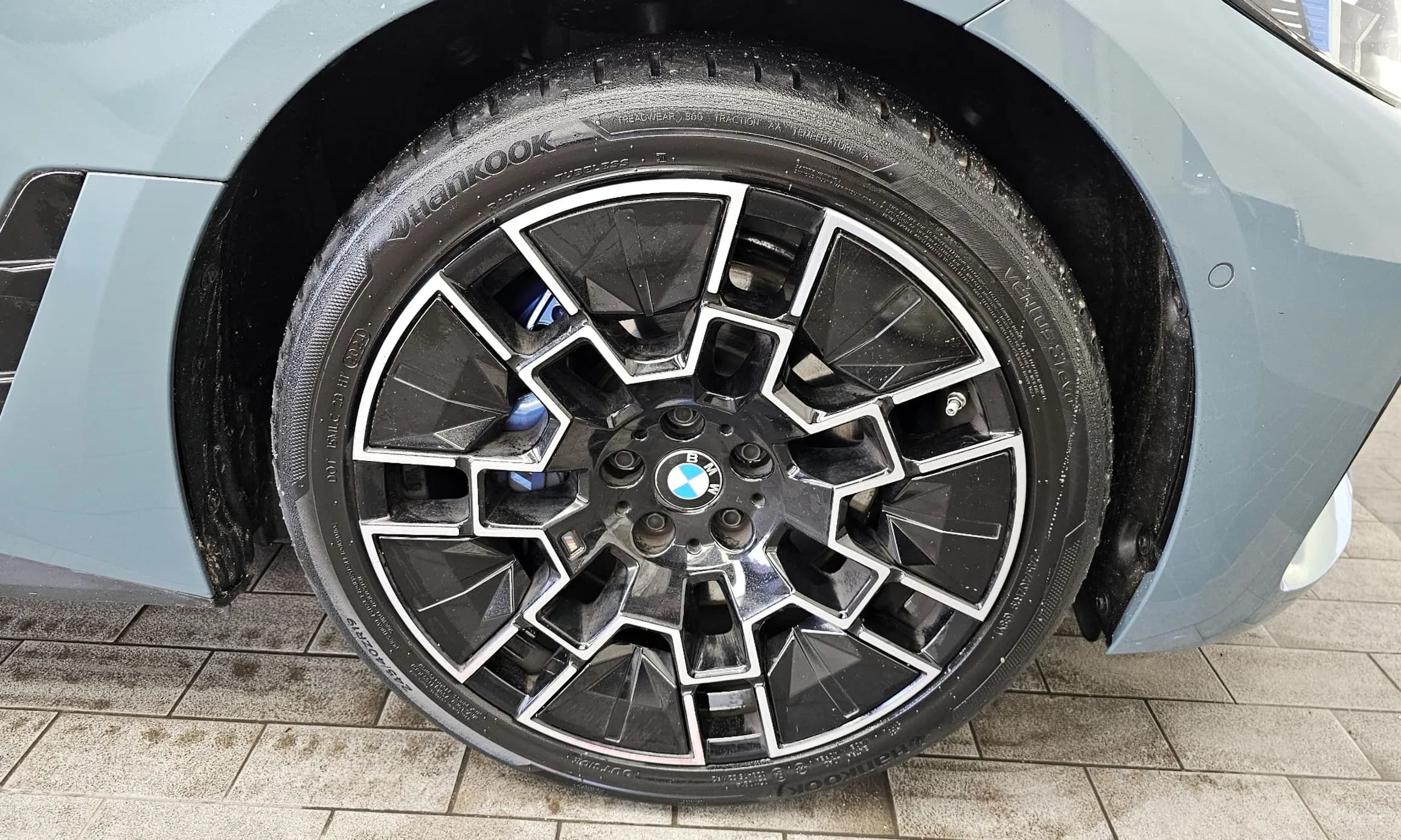 i4