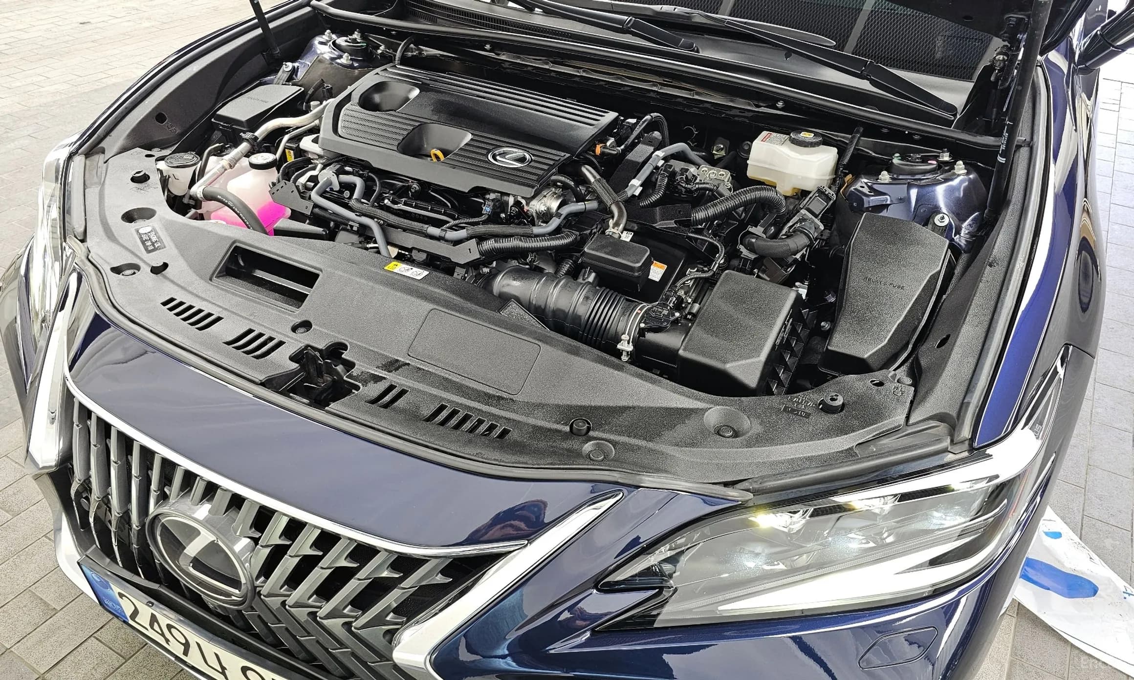 ES300h 7th Generation