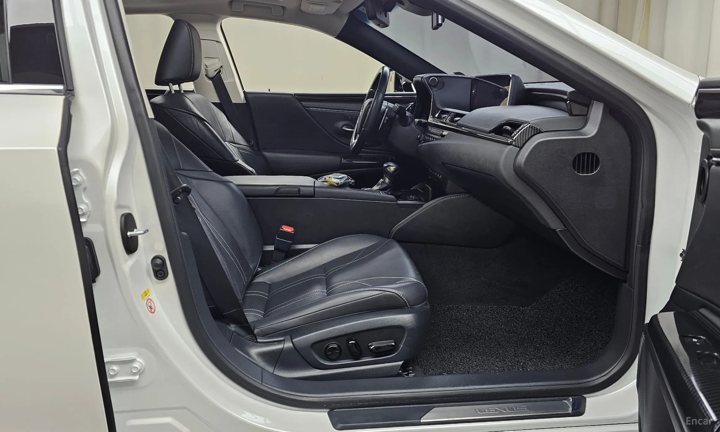 ES300h 7th Generation