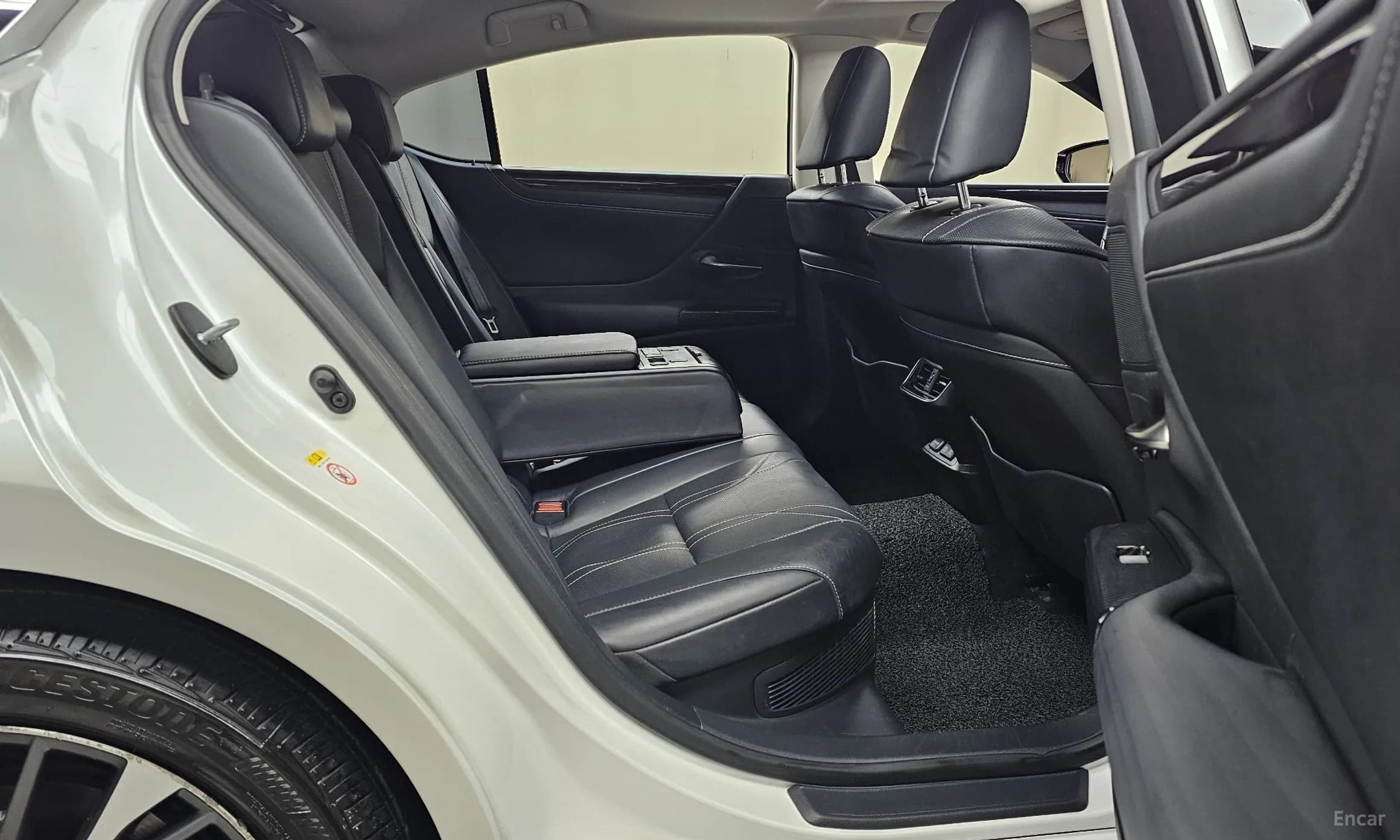 ES300h 7th Generation