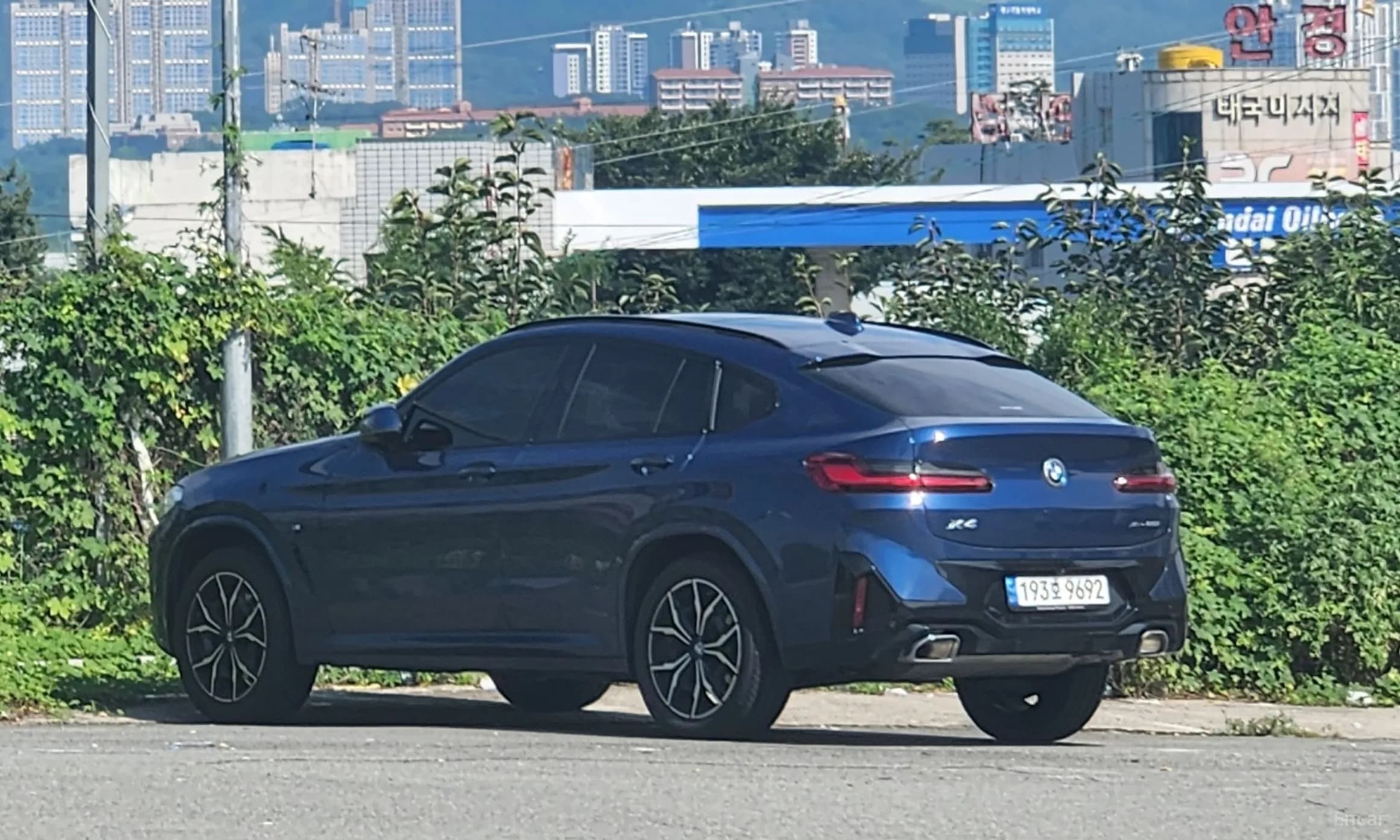 X4 (G02)