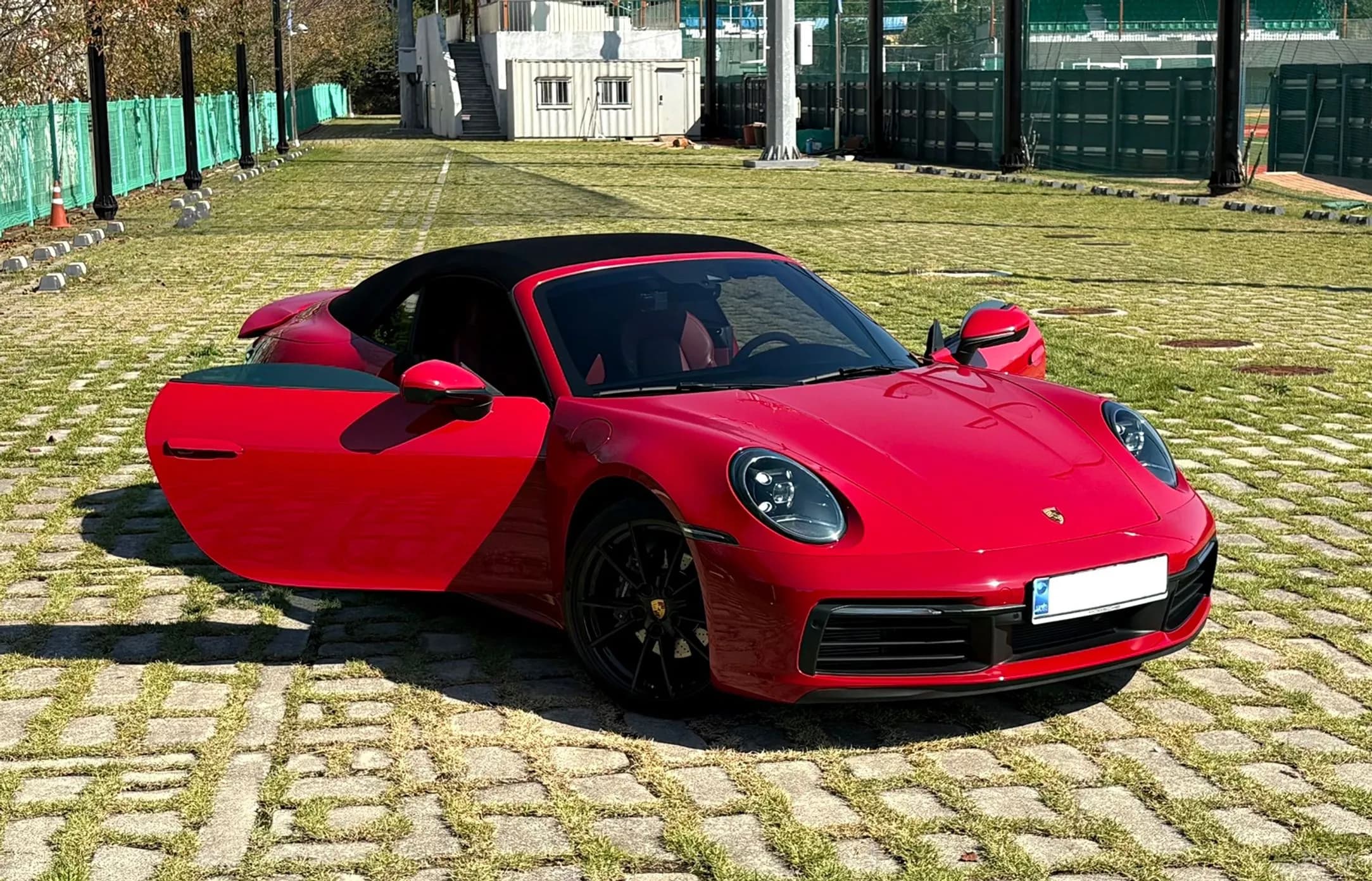 911 (992)