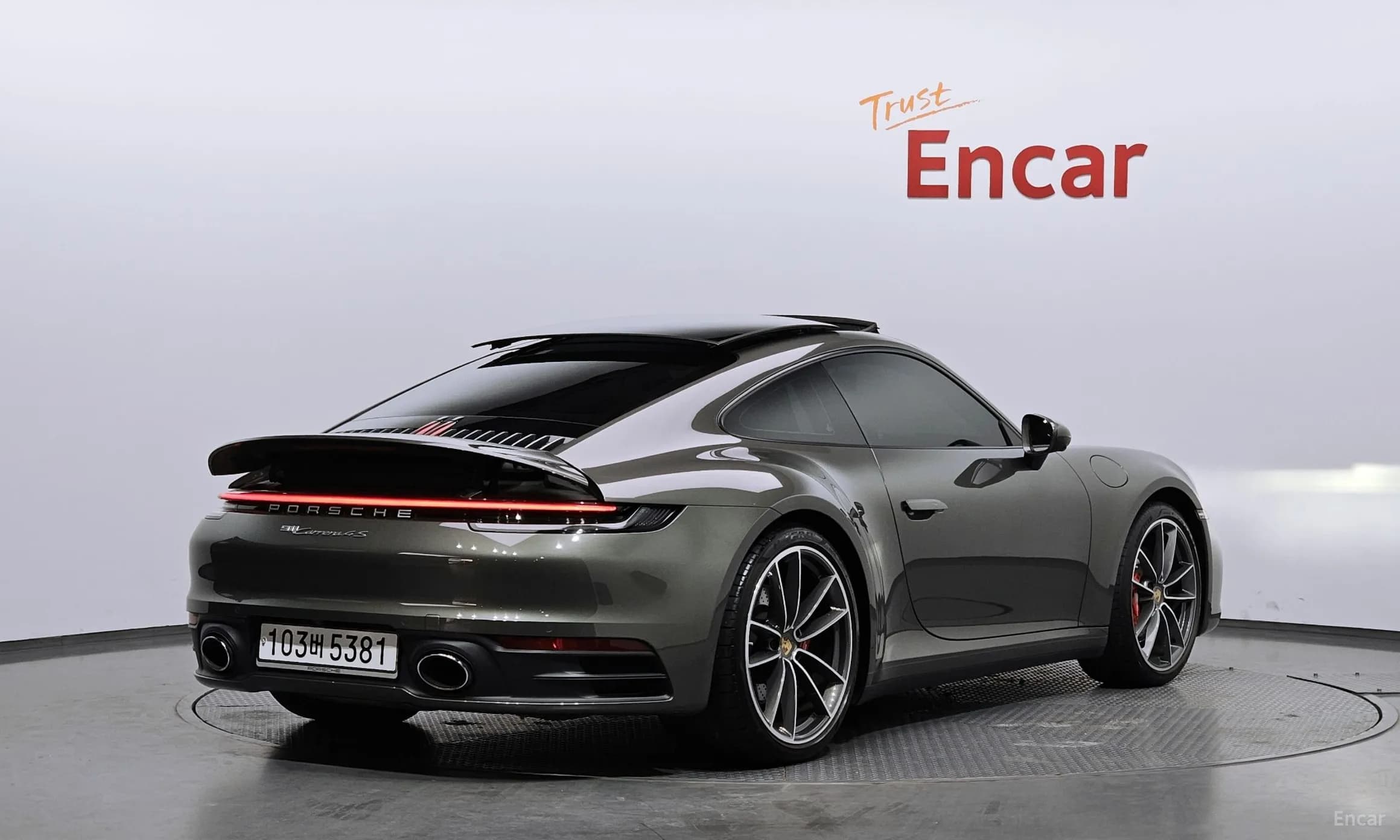 911 (992)
