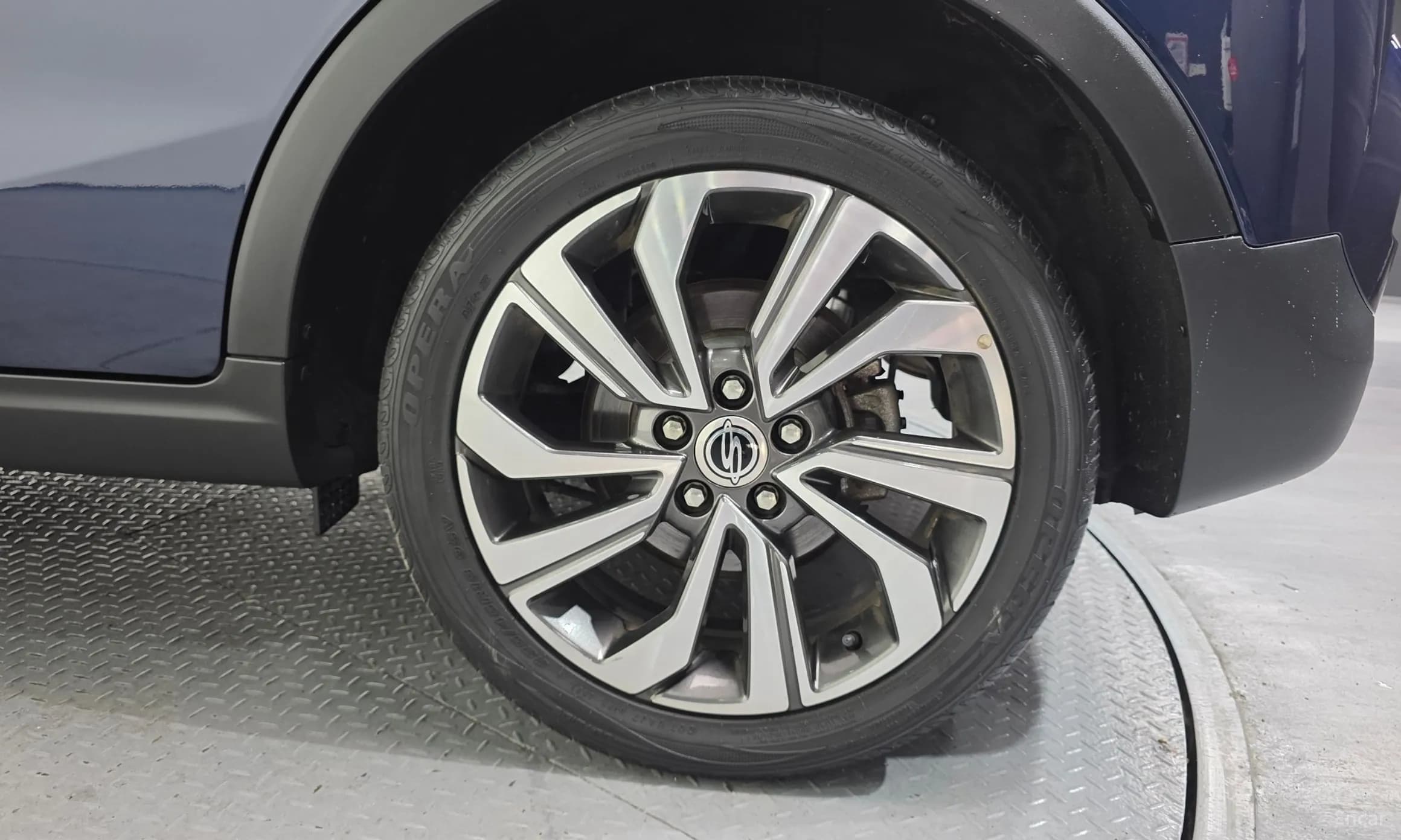 Berry New Tivoli