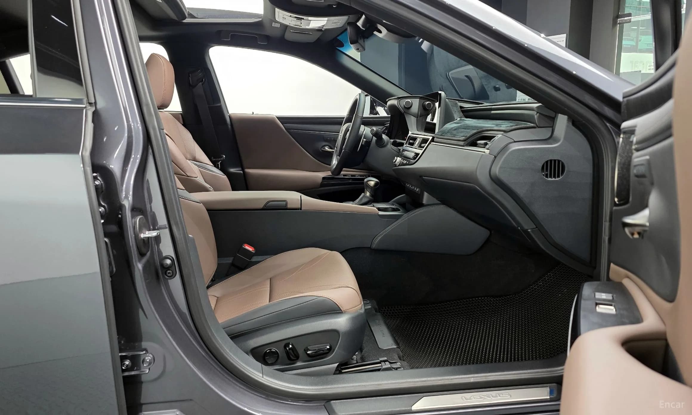 ES300h 7th Generation