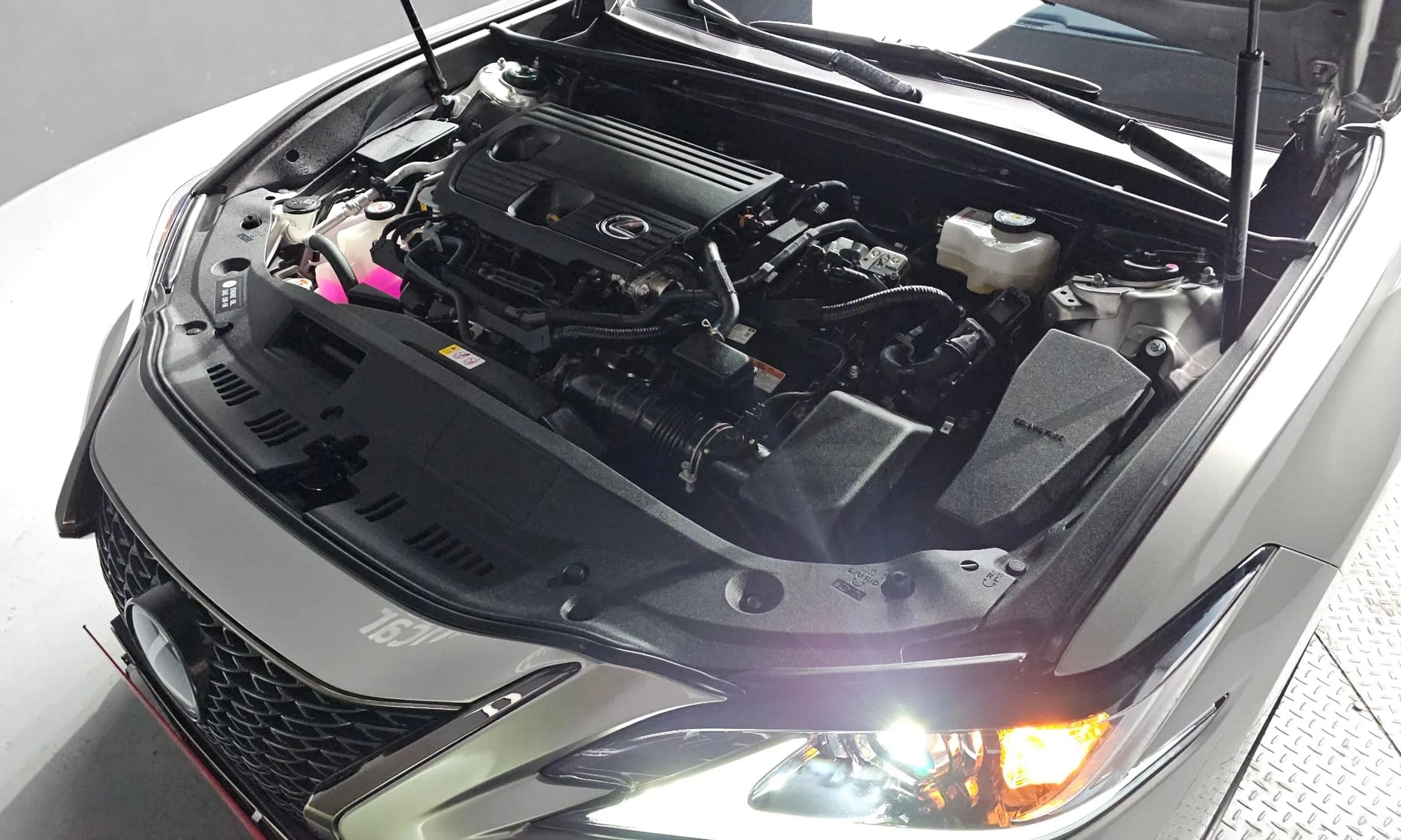 ES300h 7th Generation