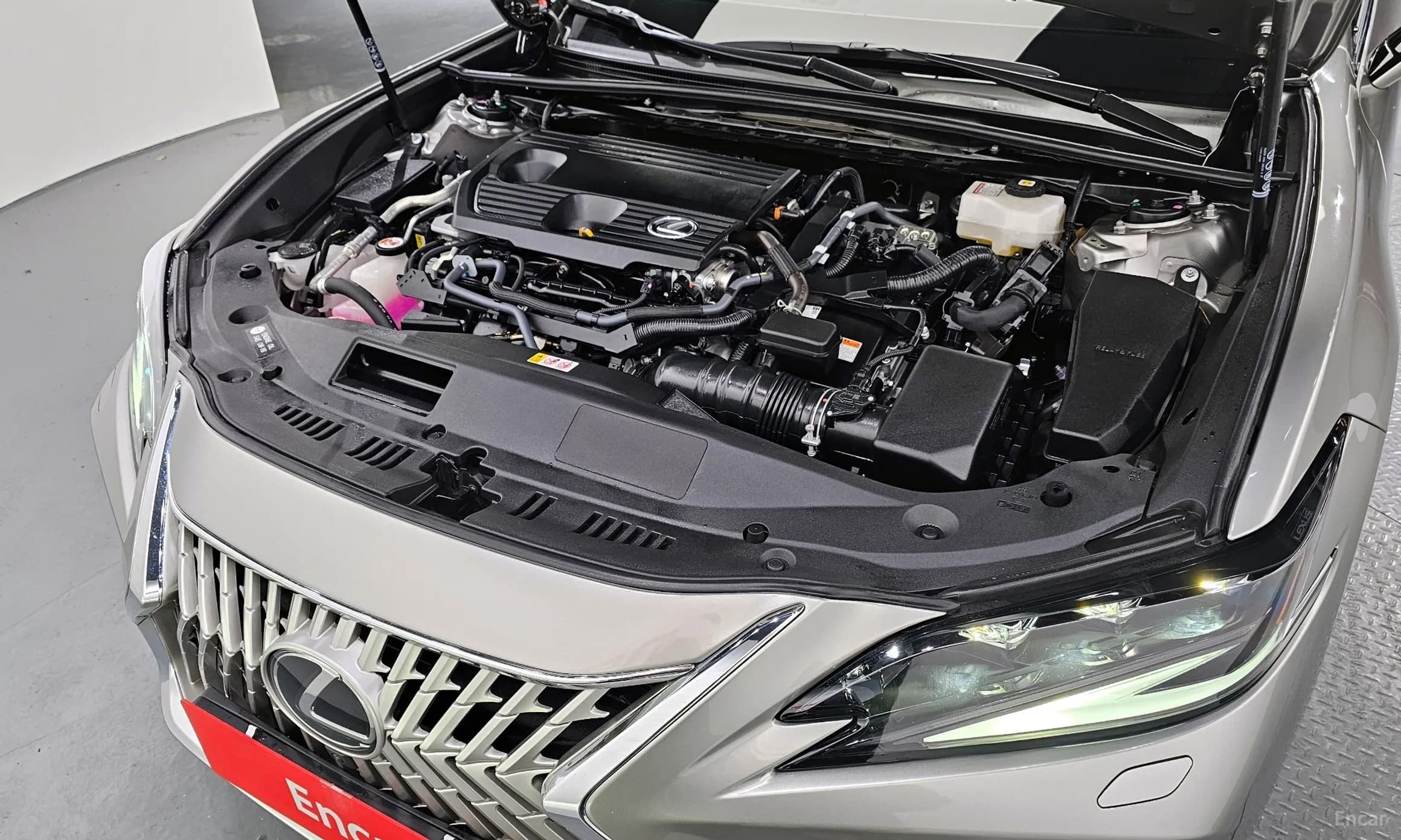 ES300h 7th Generation