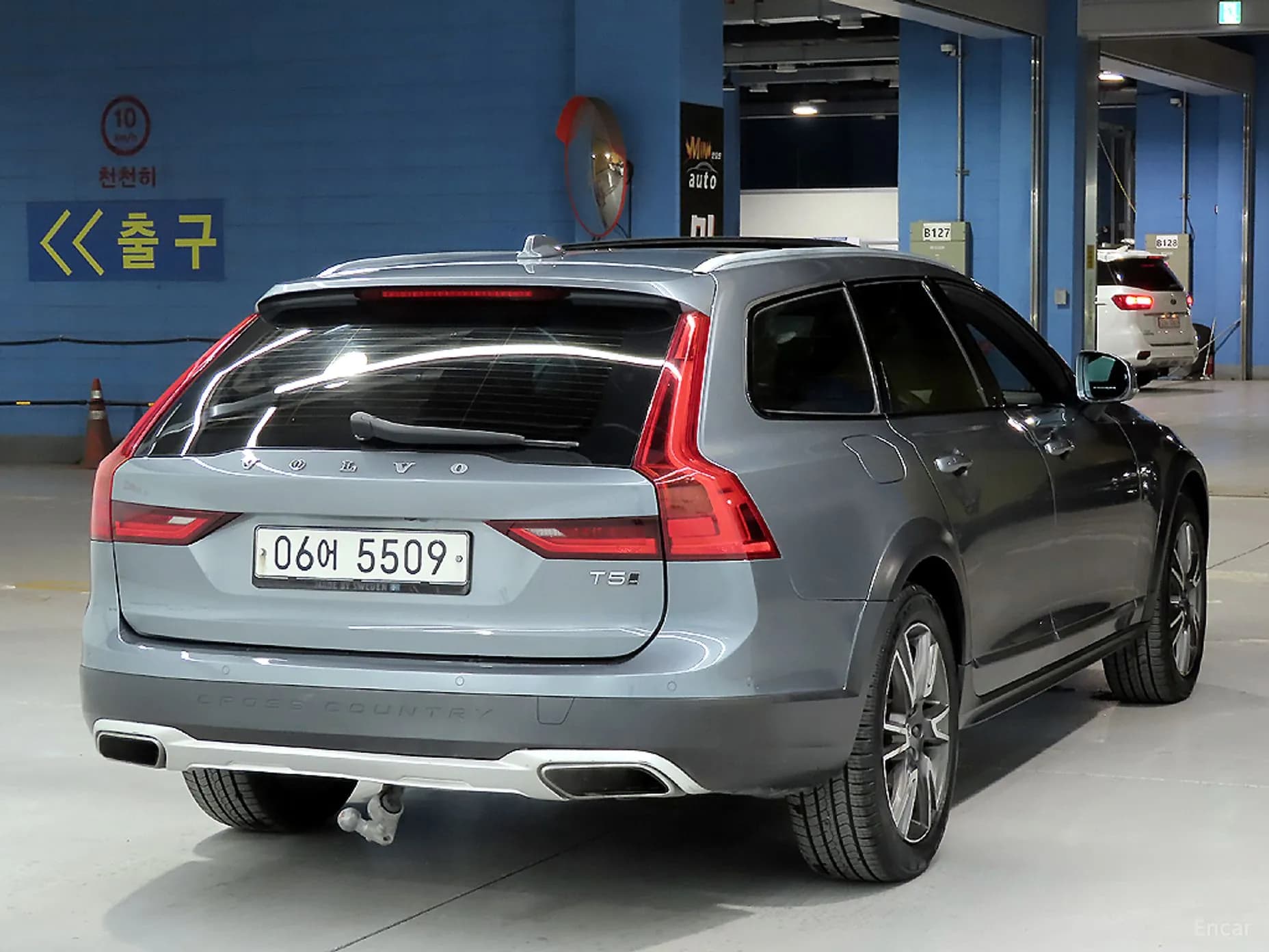 V90 Cross Country