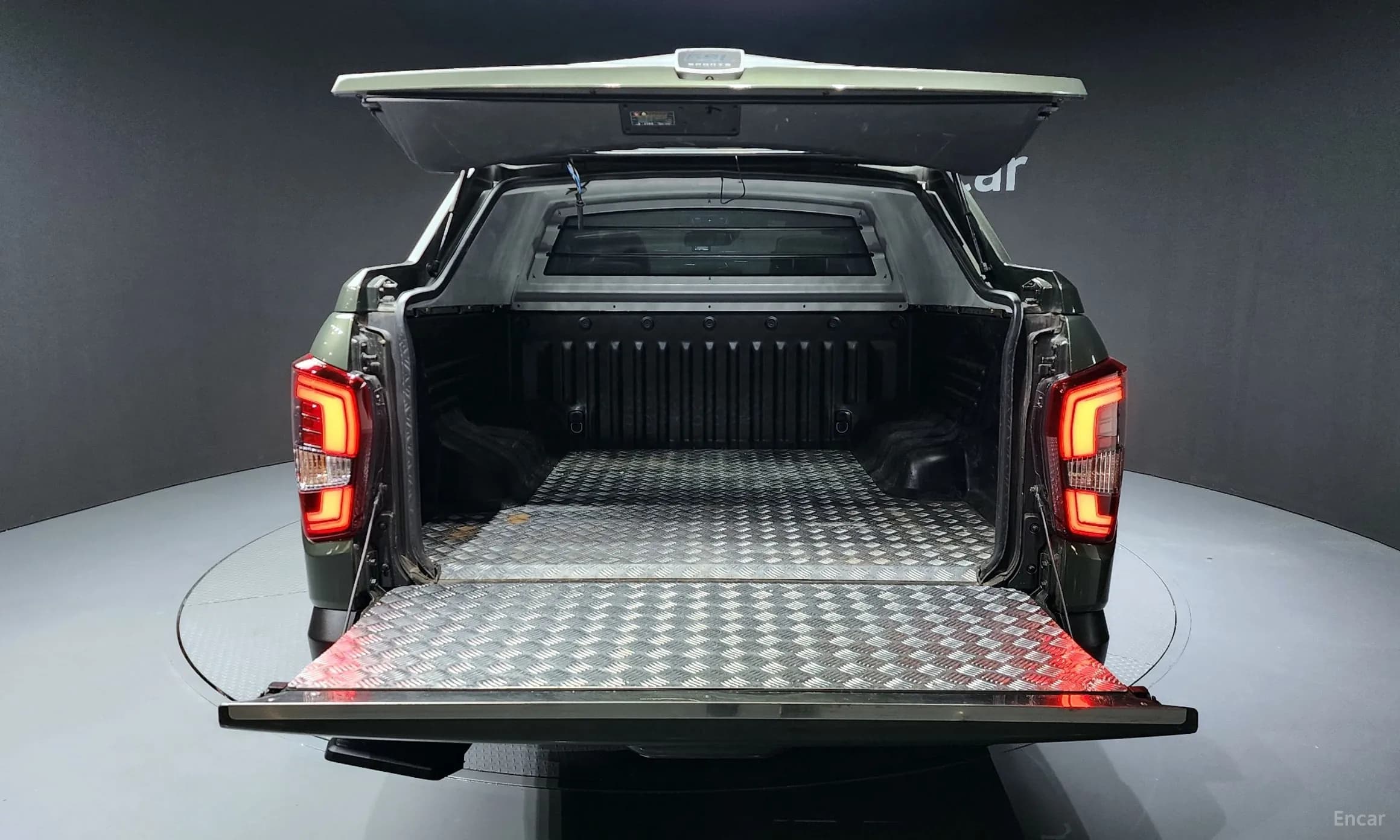 Rexton Sports Khan