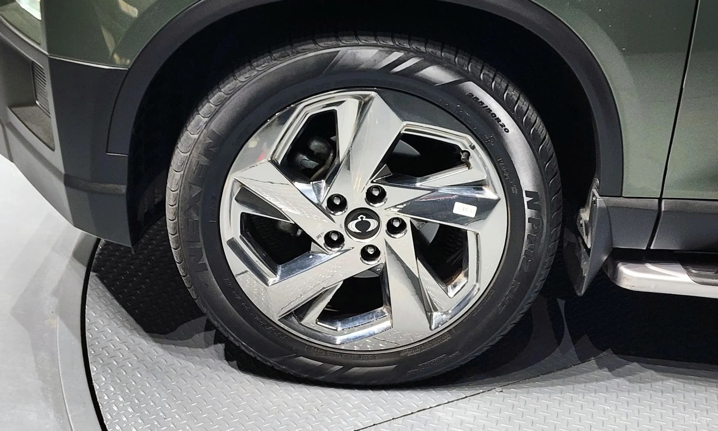 Rexton Sports Khan