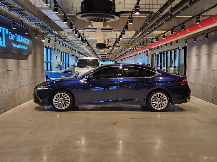 ES300h 7th Generation