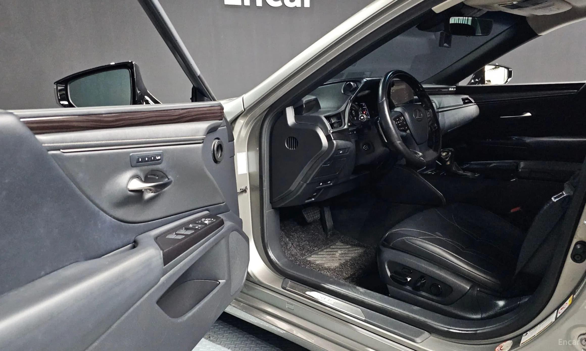 ES300h 7th Generation