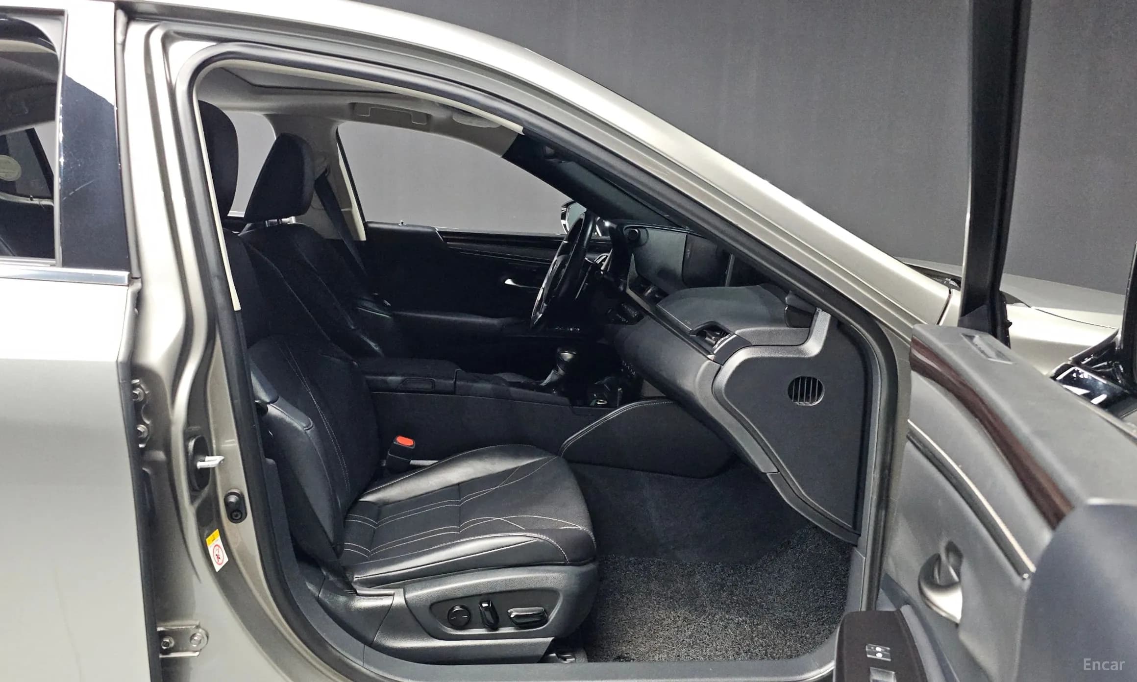 ES300h 7th Generation