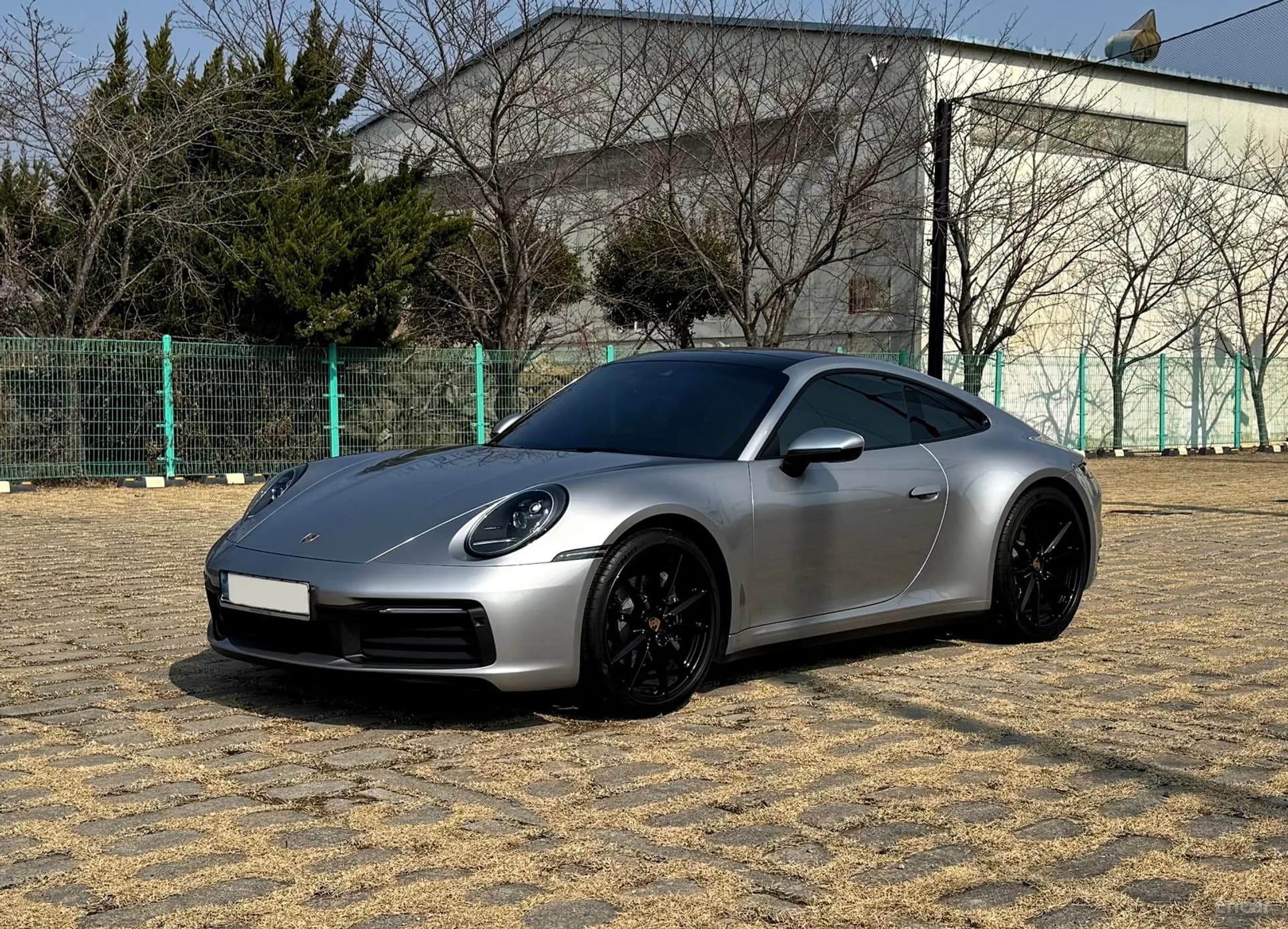 911 (992)