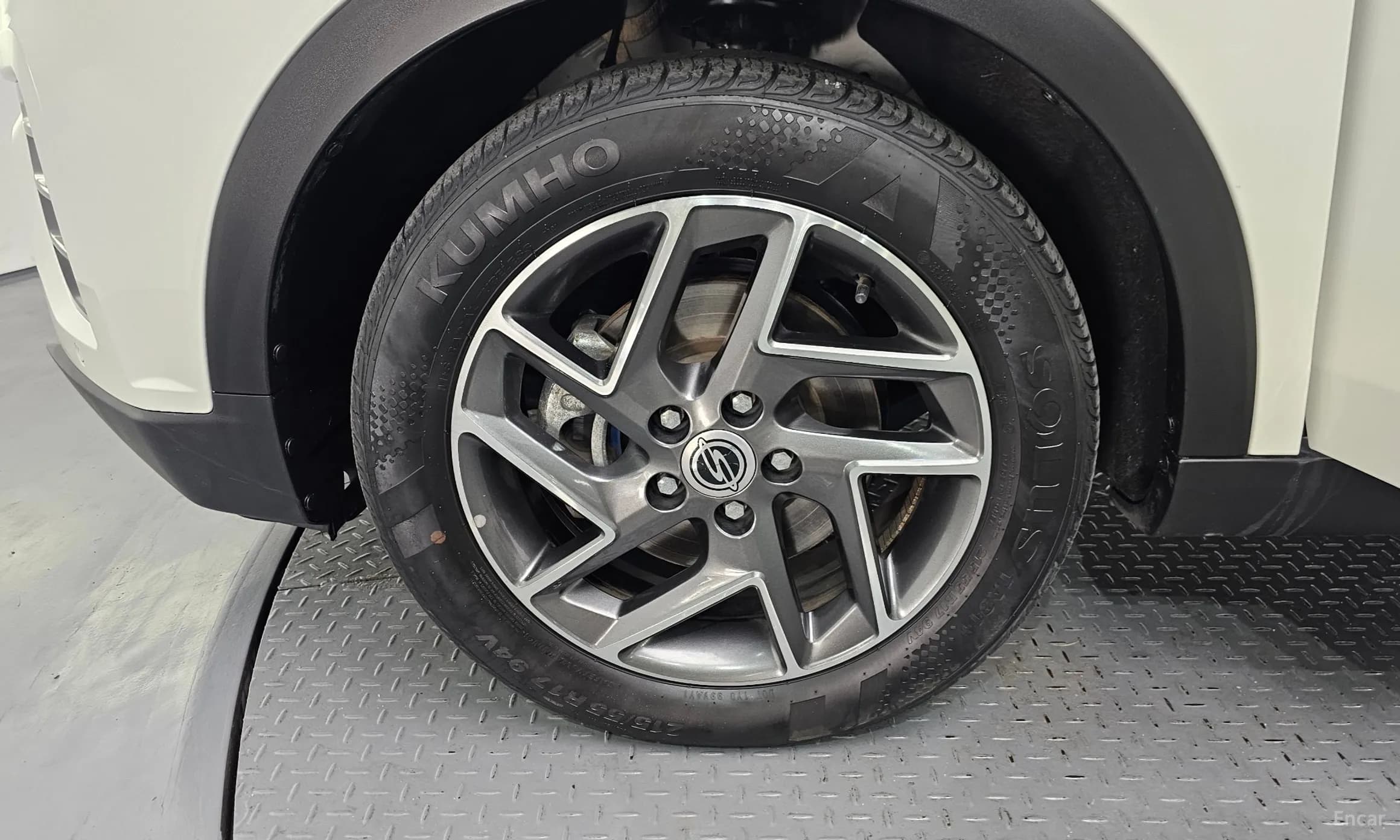 Berry New Tivoli