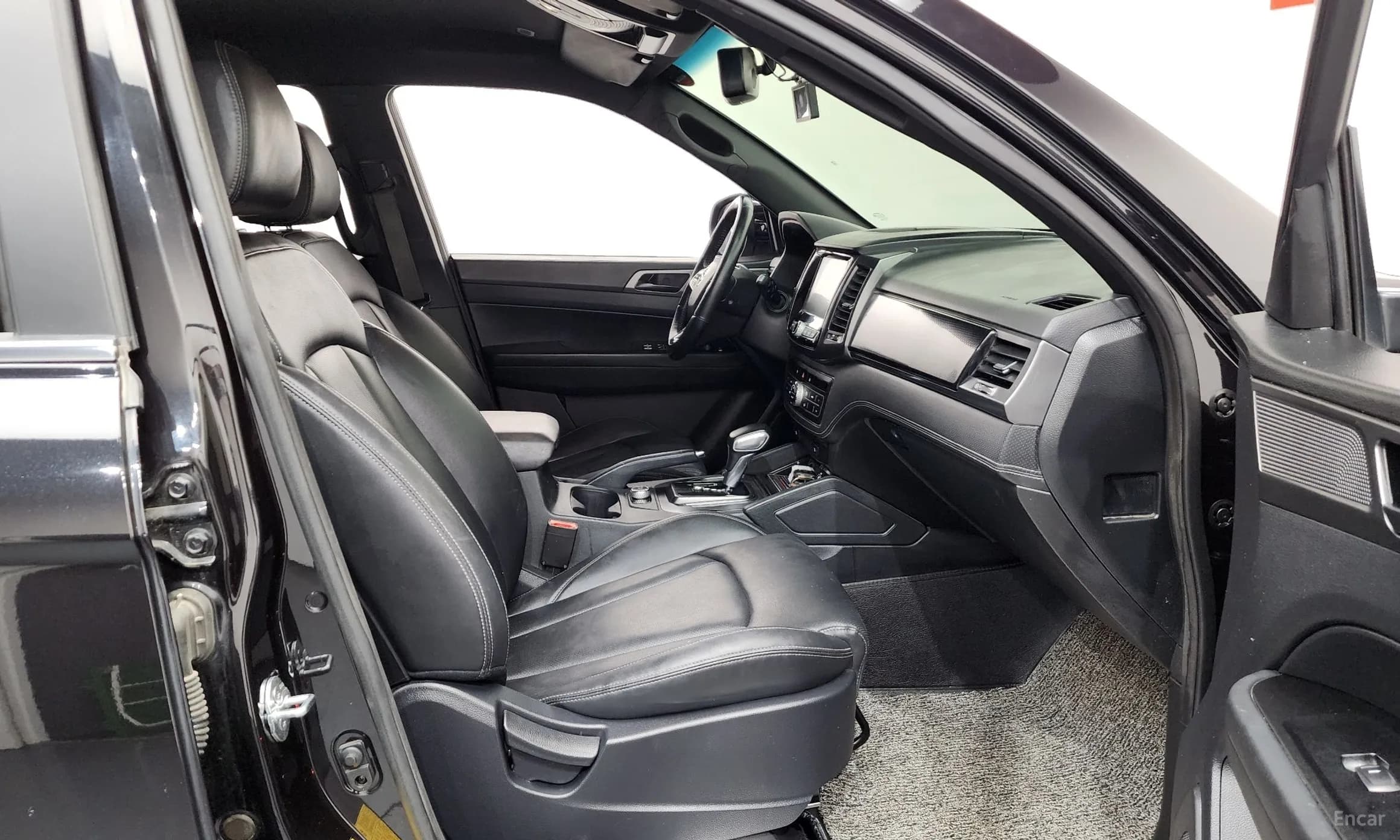 Rexton Sports Khan