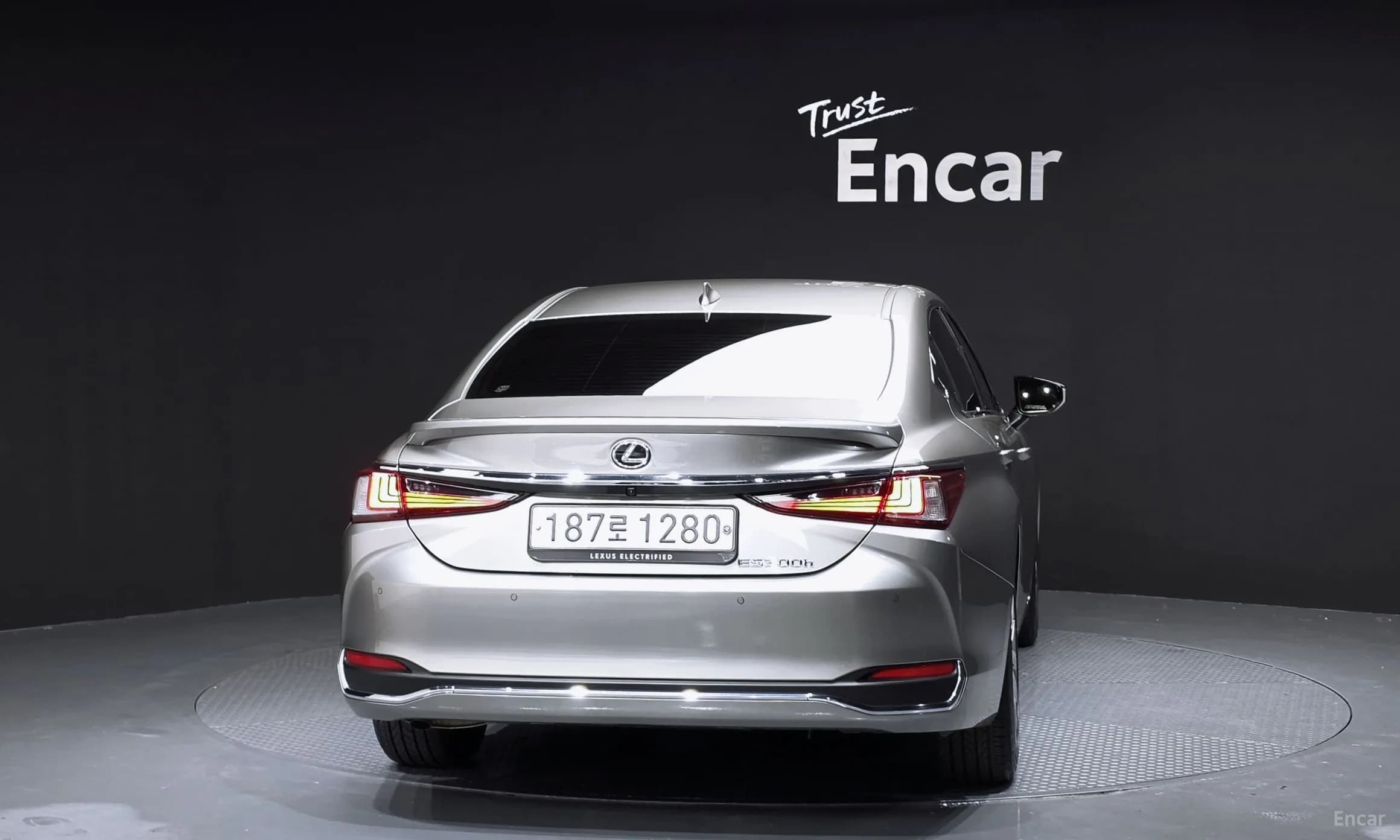 ES300h 7th Generation