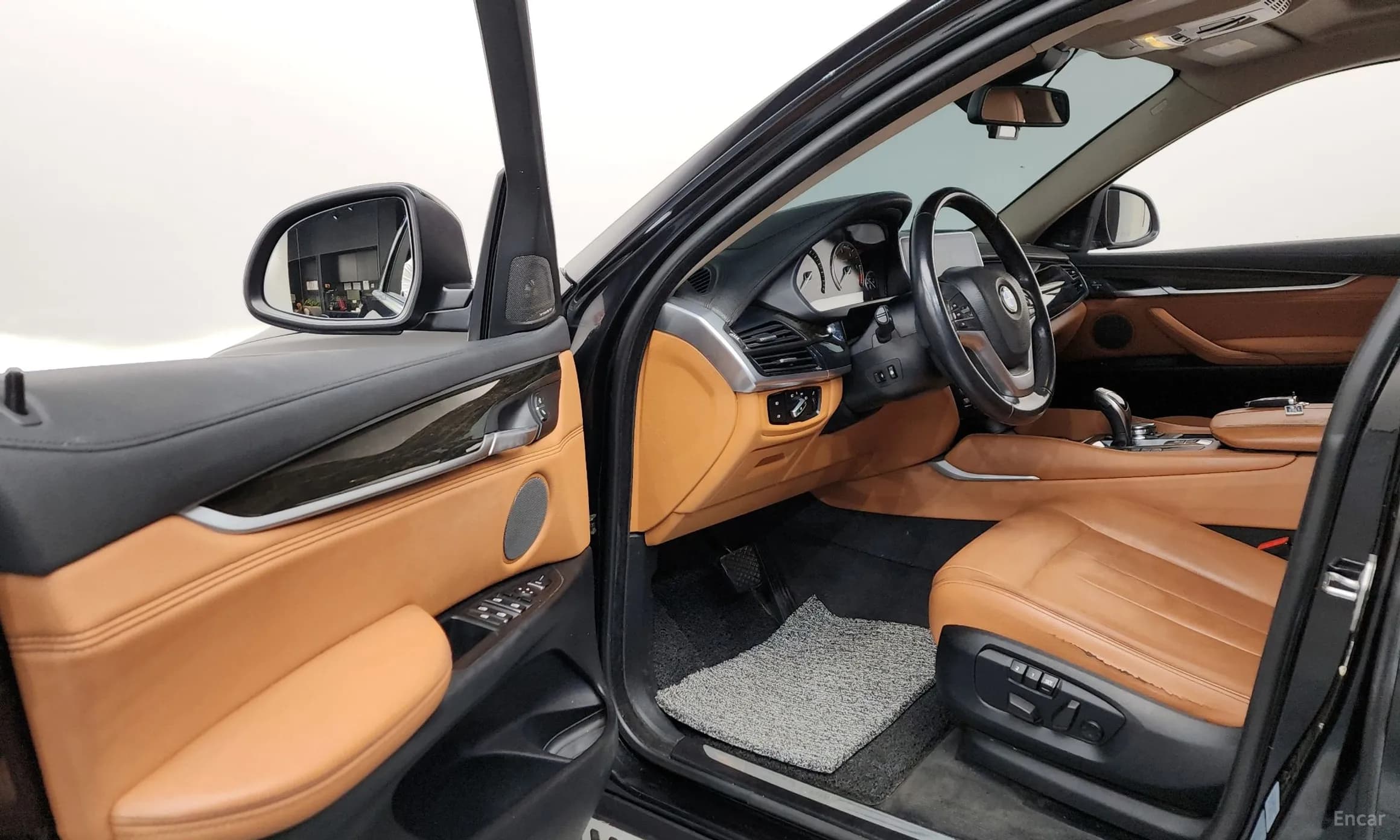 X6 (F16)